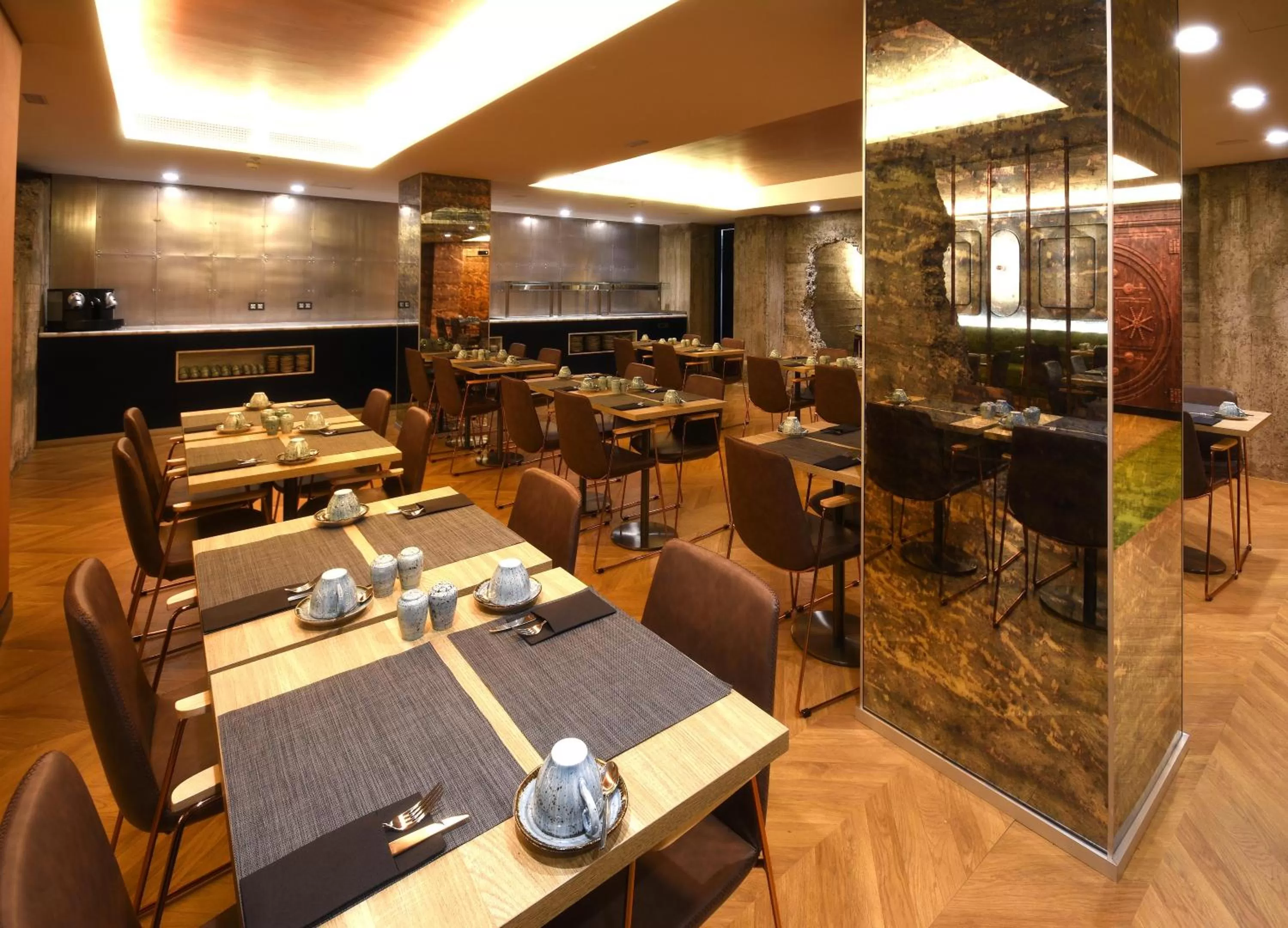 Restaurant/places to eat in Design Plus Bex Hotel