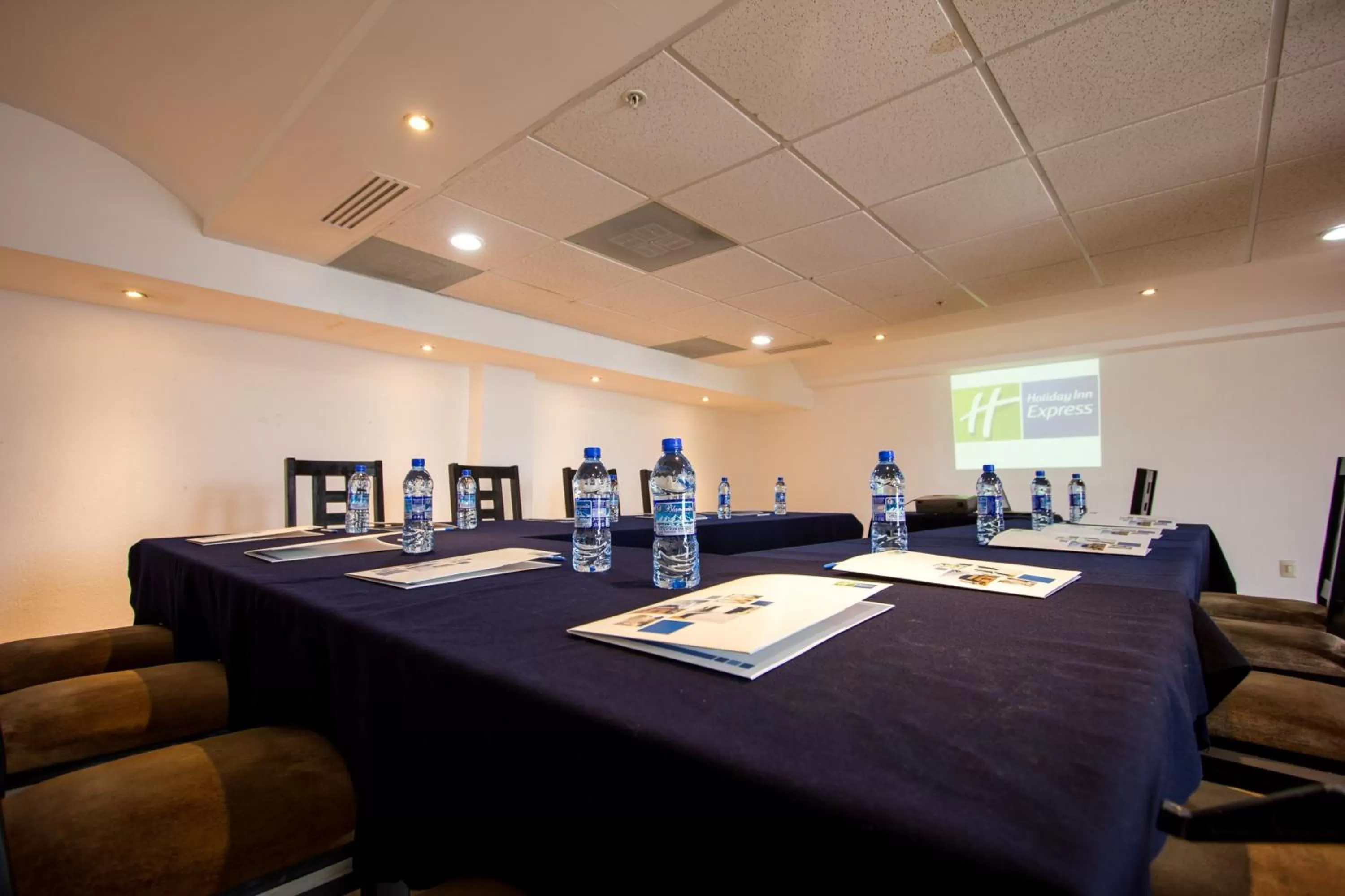 Meeting/conference room in Holiday Inn Express Nuevo Laredo by IHG