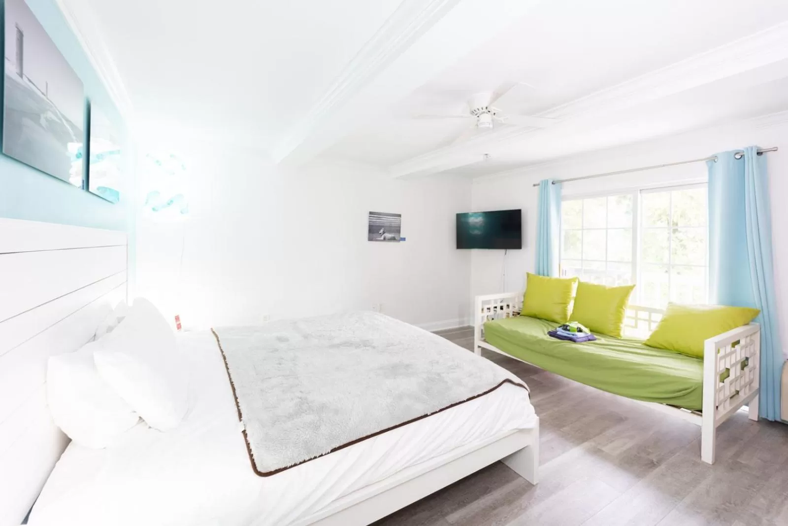 Bed in Canalside Inn