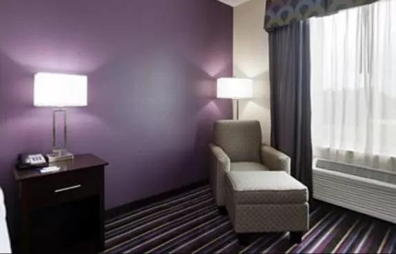 Seating area in Holiday Inn Express & Suites Raceland - Highway 90 by IHG