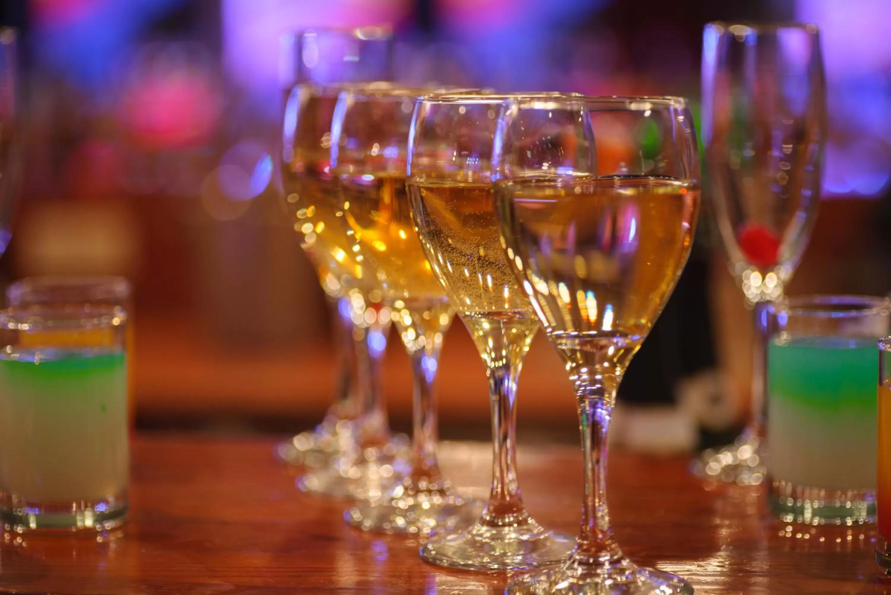 Lounge or bar in Leonardo Royal Resort Eilat