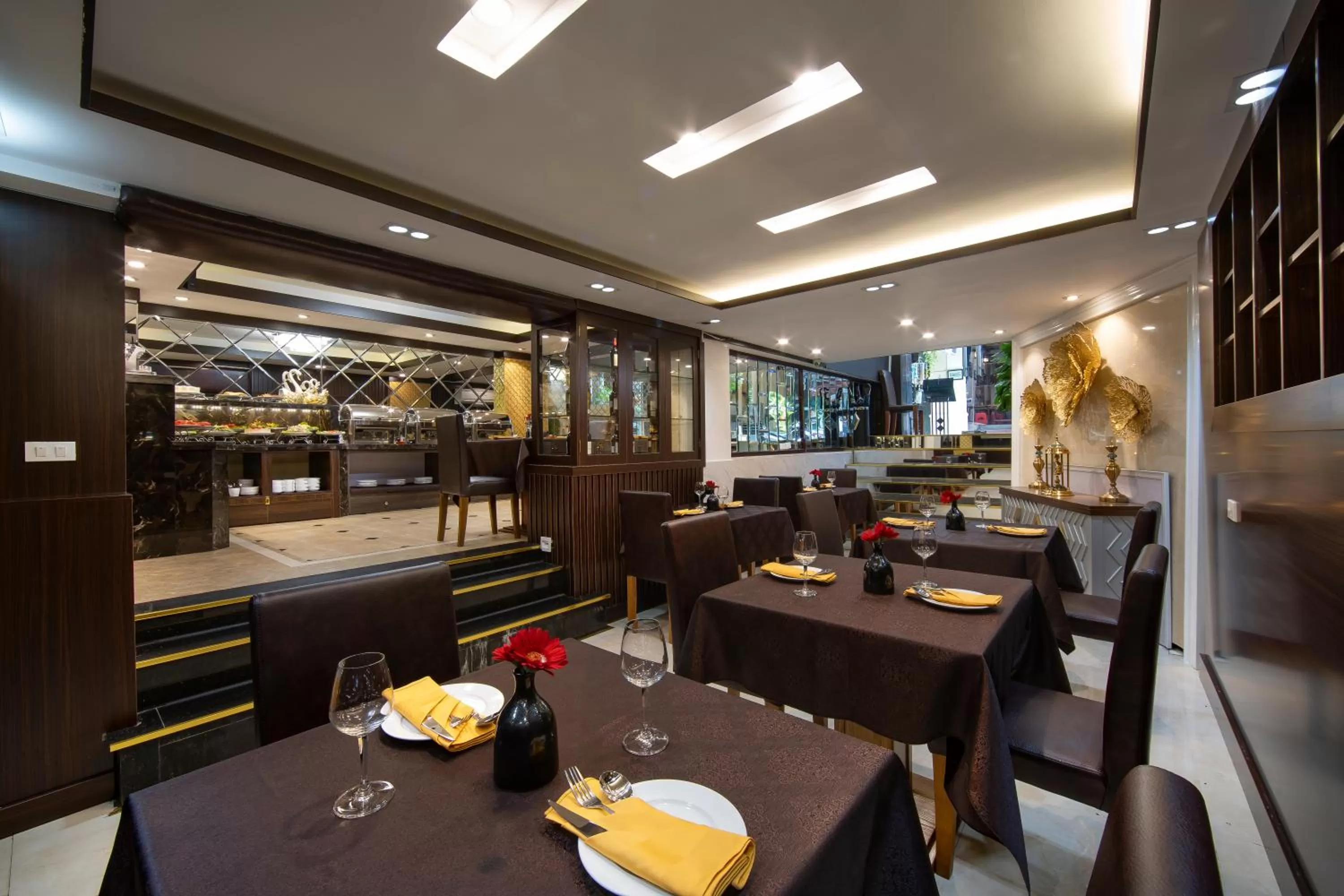 Restaurant/places to eat in S Central Hotel and Spa