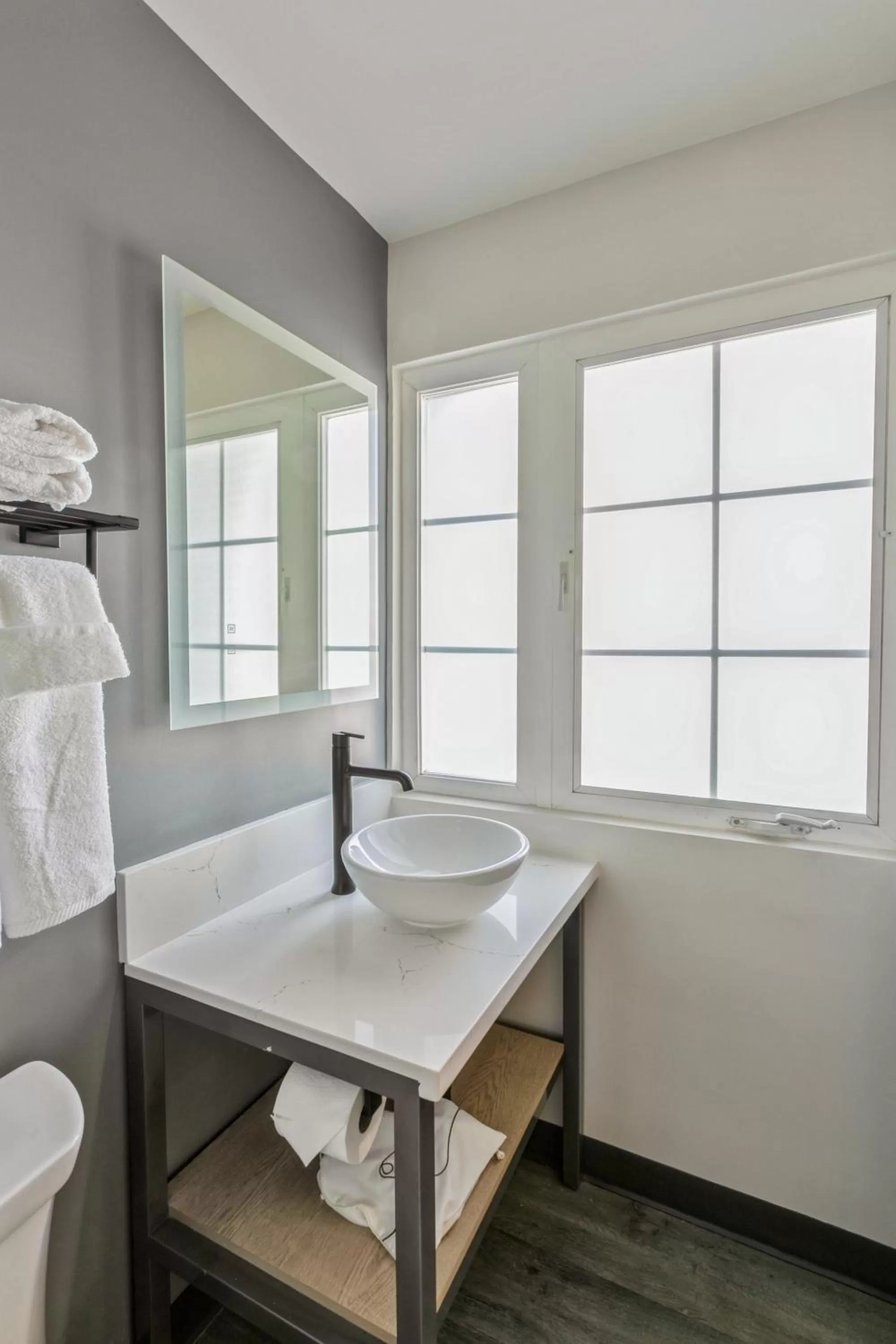 Bathroom in Kasa Niche Hotel Redwood City