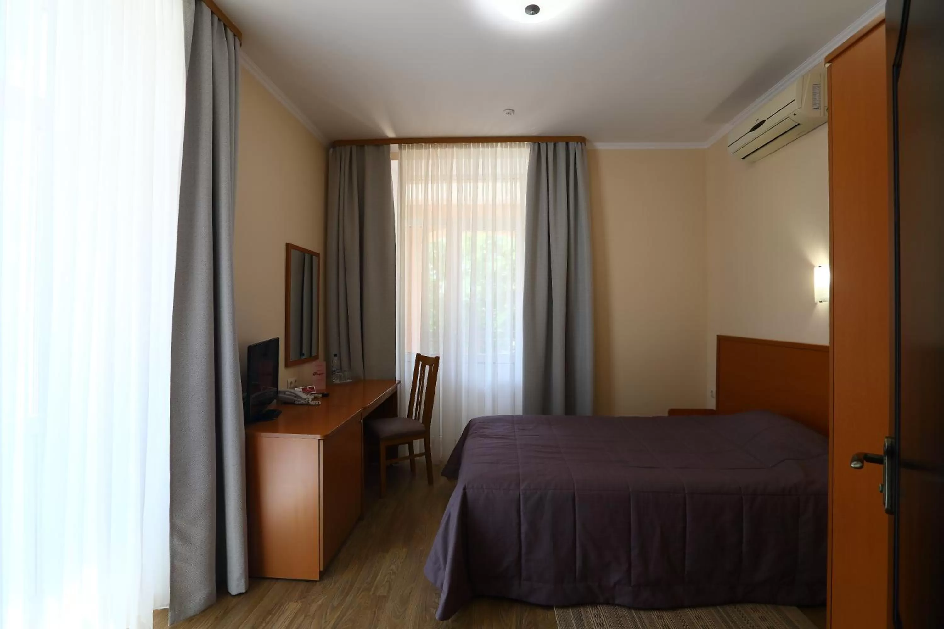 Bedroom, Bed in Oberig Hotel