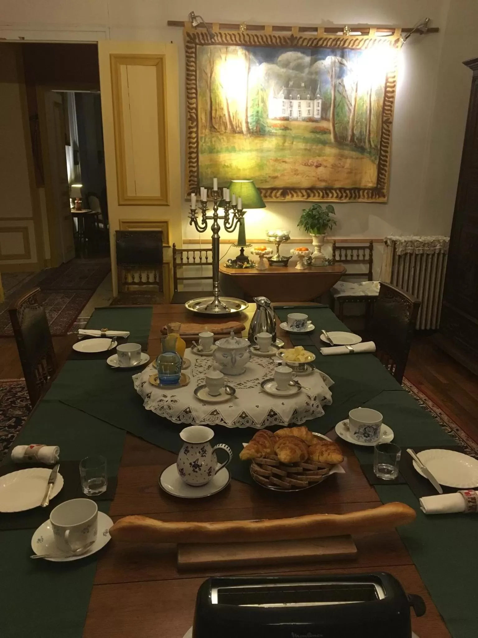 Breakfast in Château de La Ville-Huë