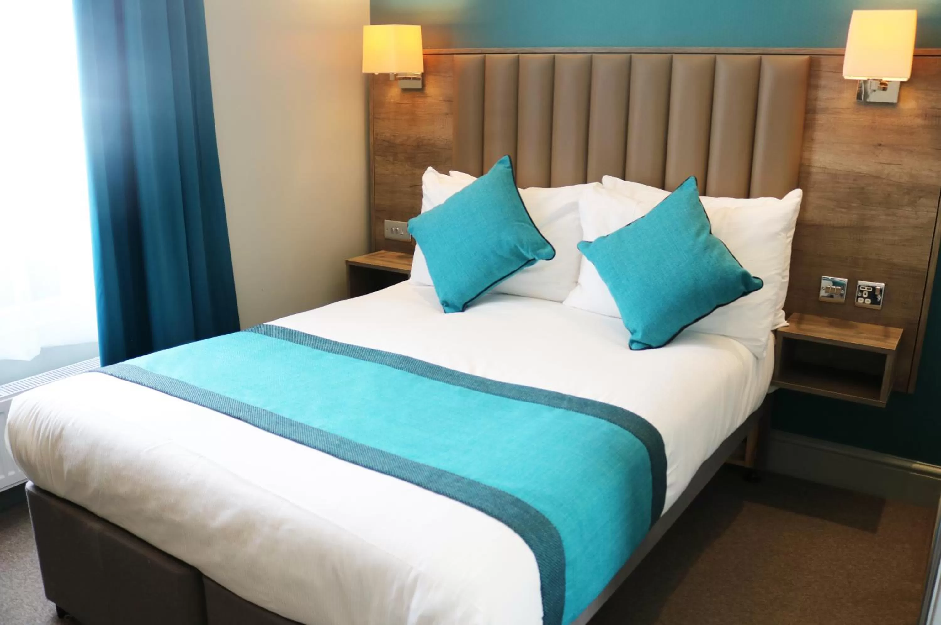 Bedroom, Bed in Sidney Hotel London-Victoria