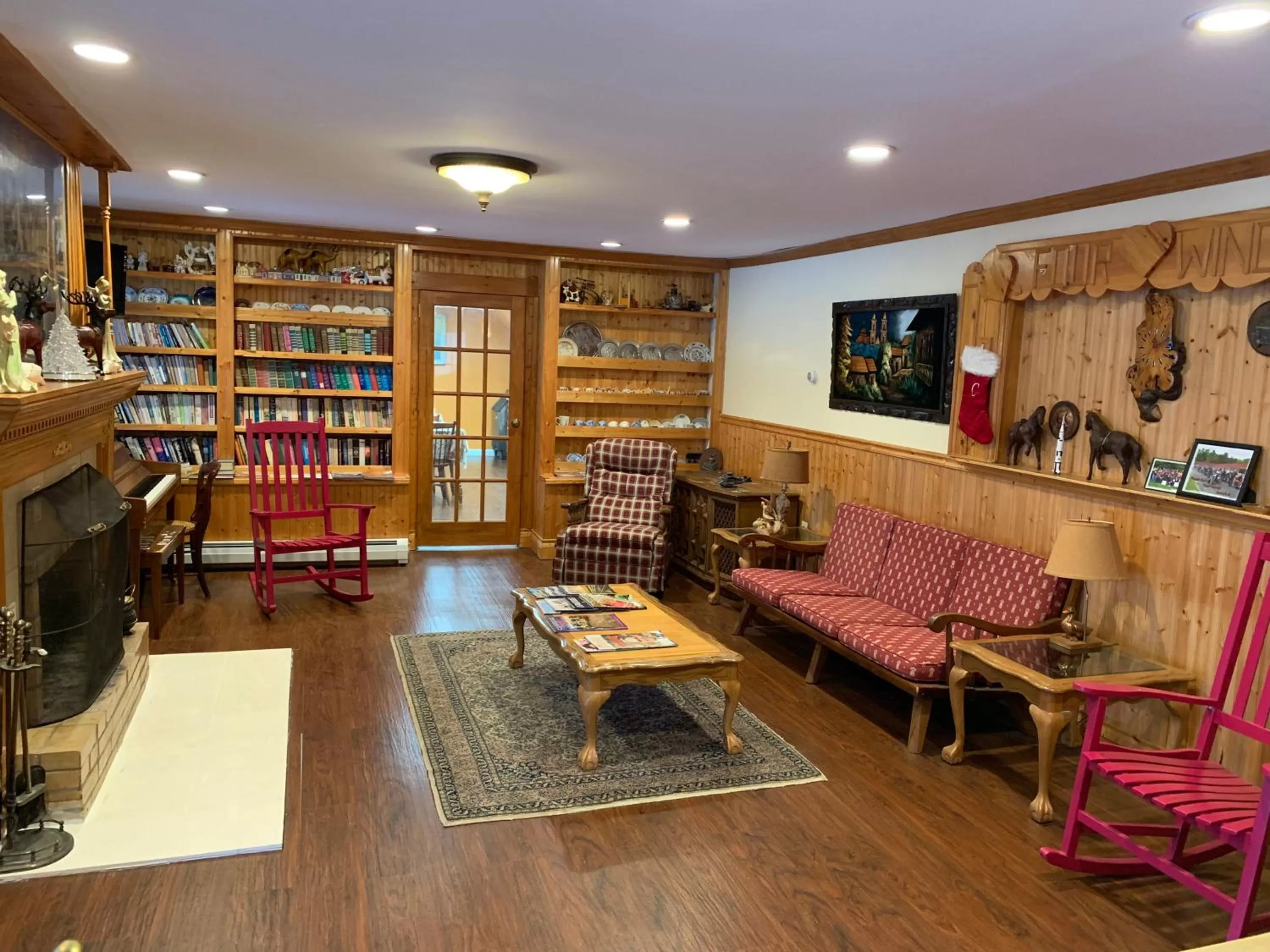 Lobby or reception in Four Winds Country Motel