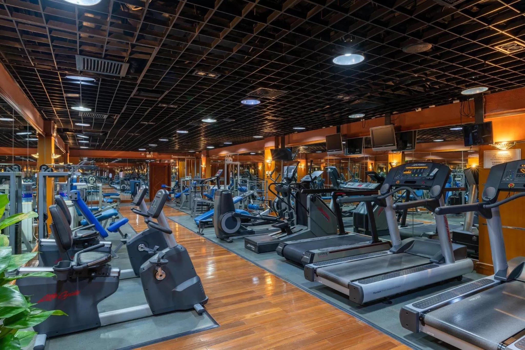 Fitness centre/facilities in Metropark Lido Hotel Beijing