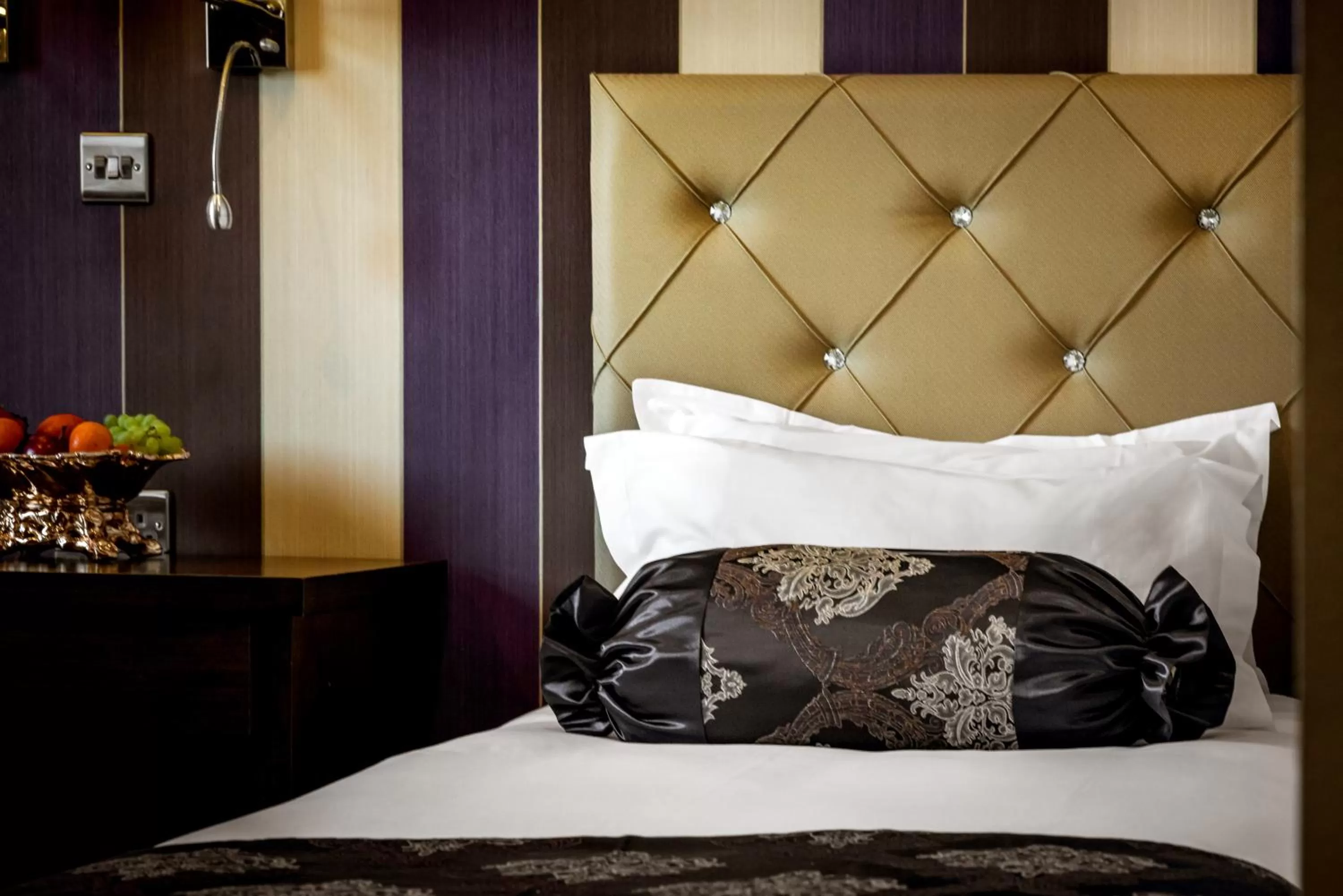 Bed in Grand Sapphire Hotel & Banqueting