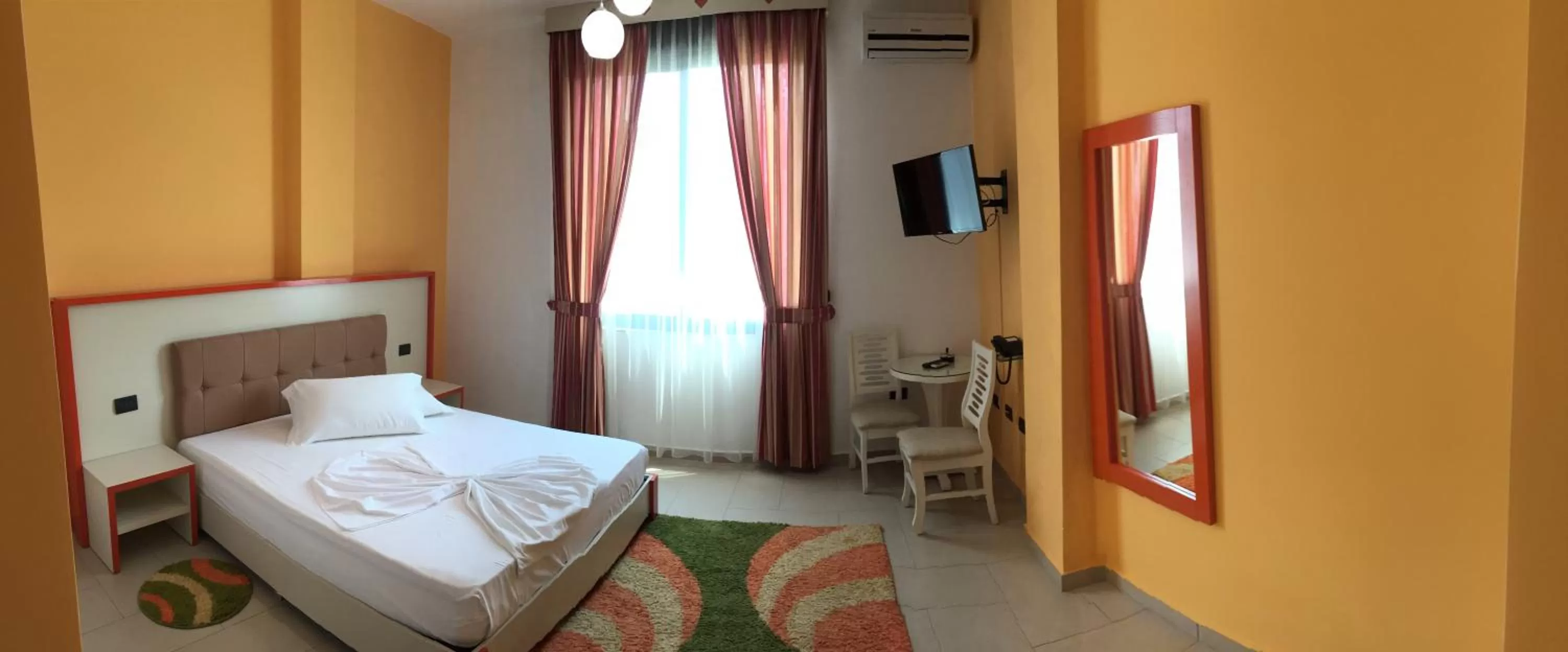 Photo of the whole room, Room Photo in Hotel Siklad