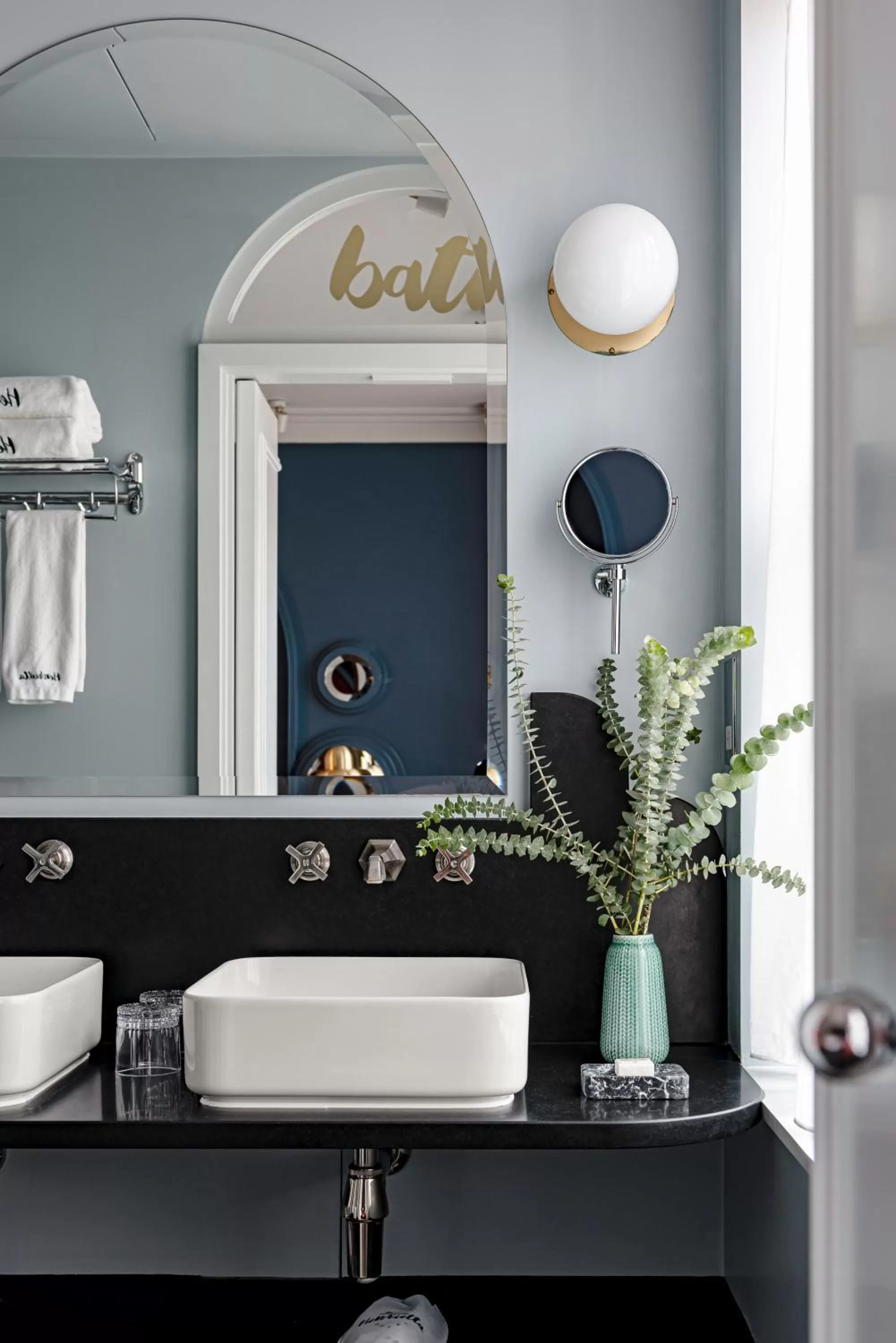 Shower in Henrietta Experimental