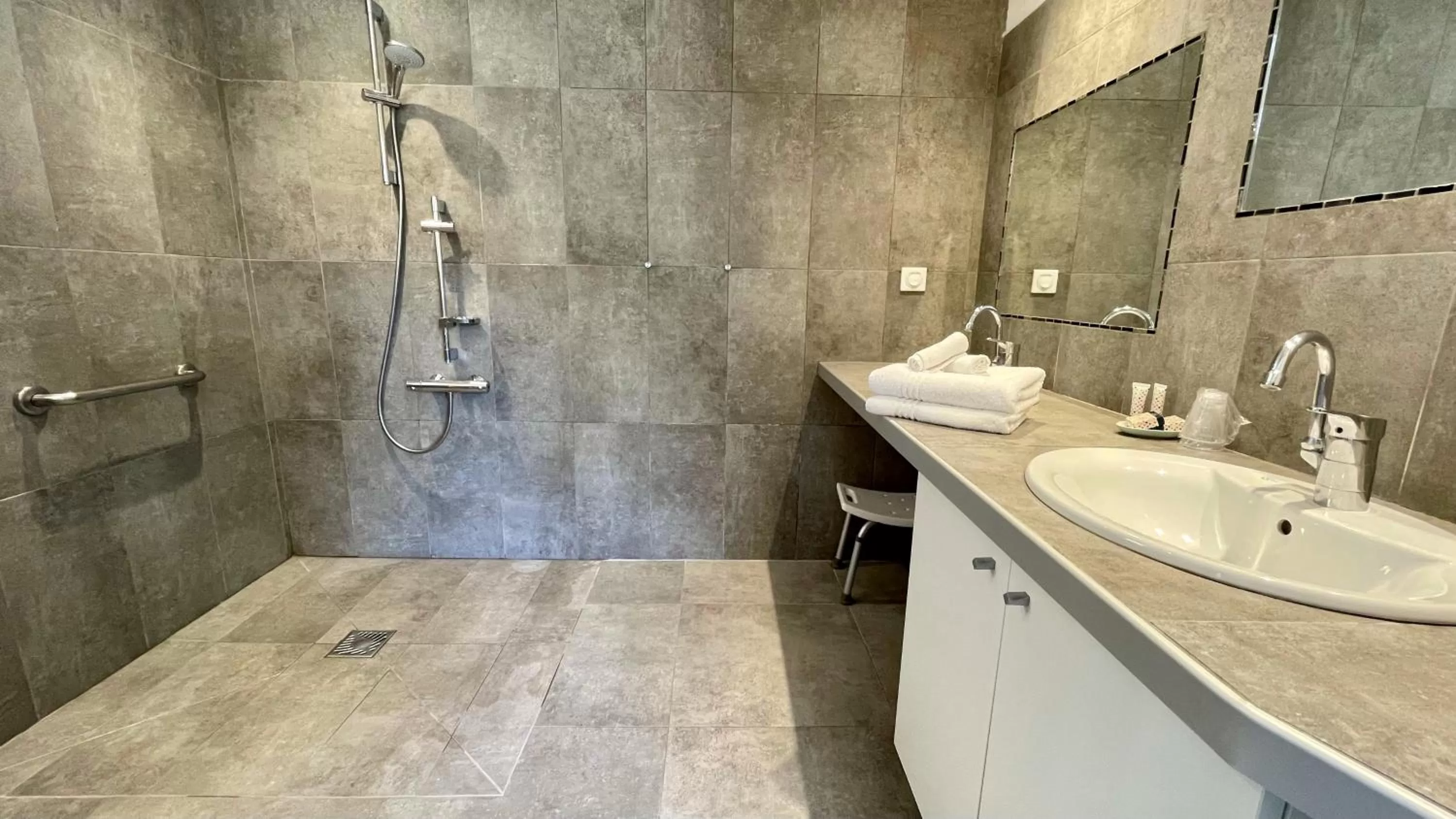 Bathroom in Clos Saint-Michel Resort & Spa