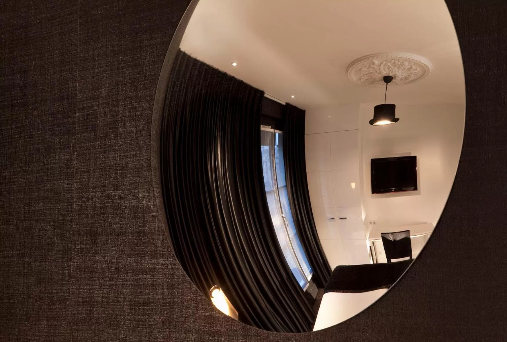 TV and multimedia in First Hotel Paris Tour Eiffel