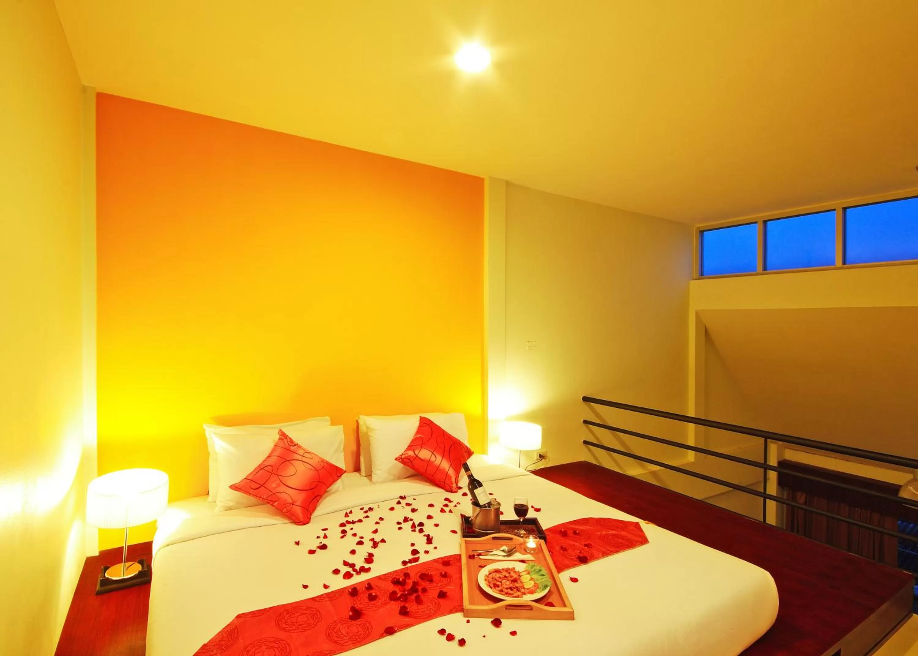 Bed in Floral Shire Suvarnabhumi Airport