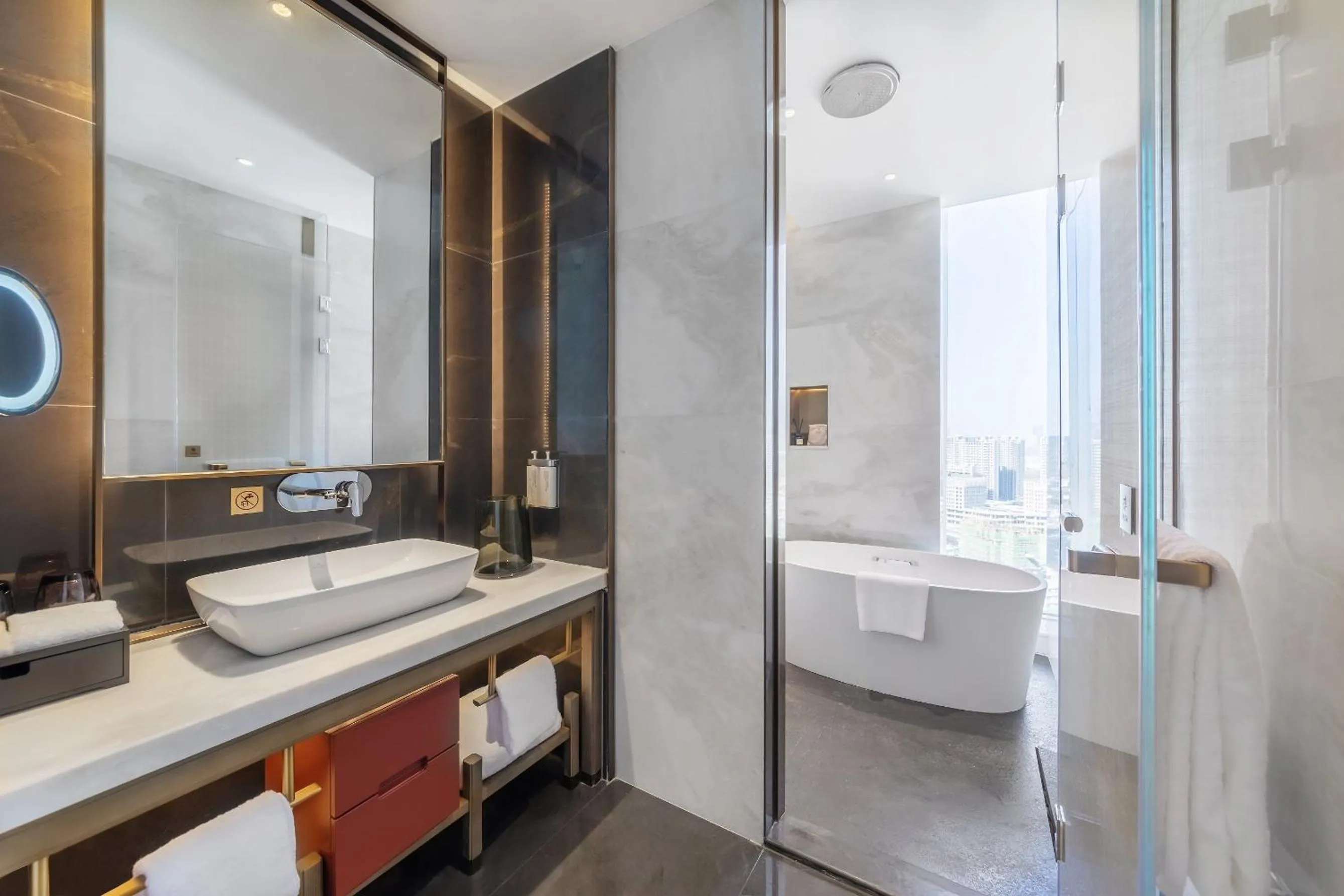 Photo of the whole room in HUALUXE Xi'an Chanba by IHG