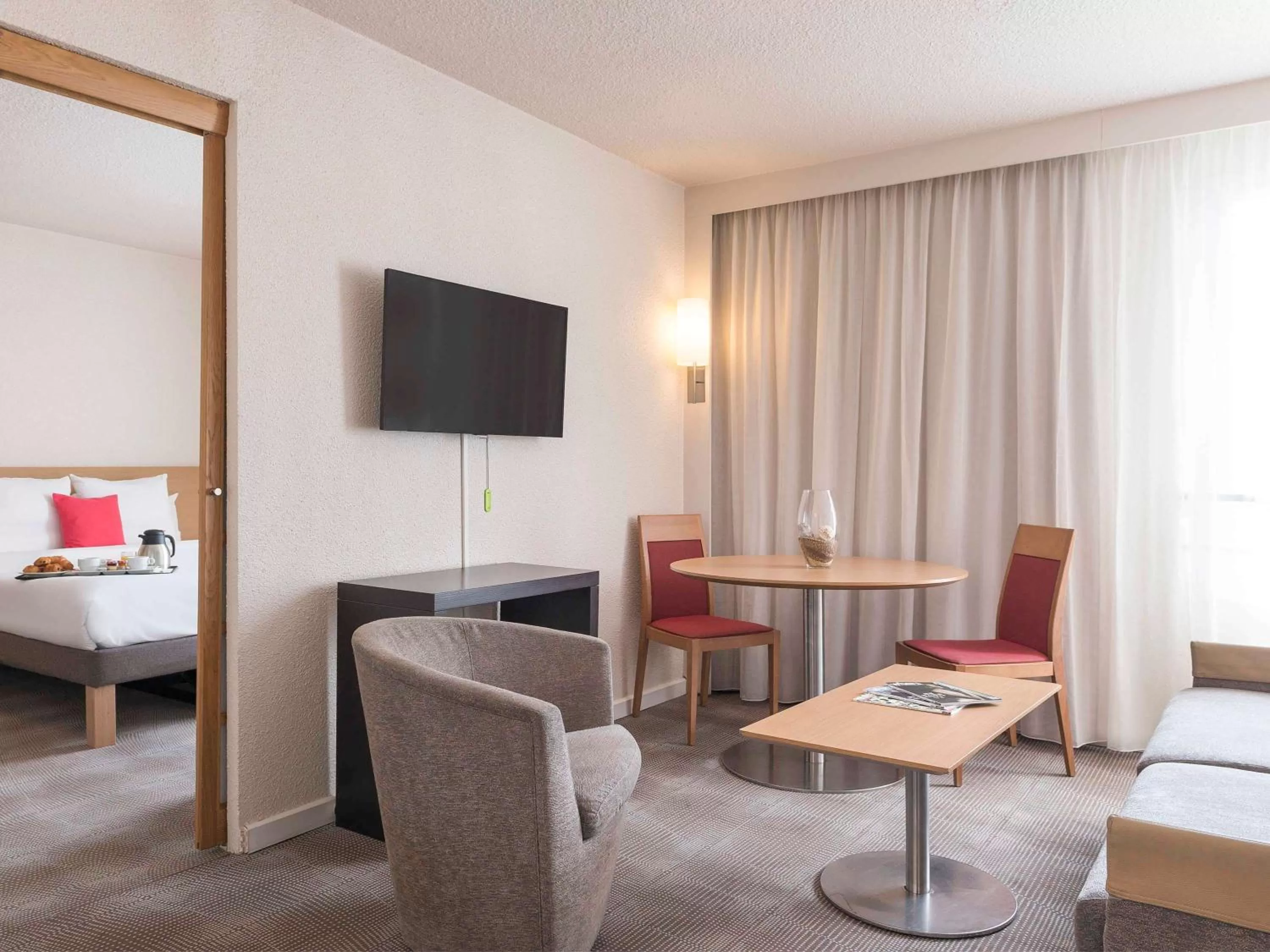 Photo of the whole room, Bed in Novotel Paris Est