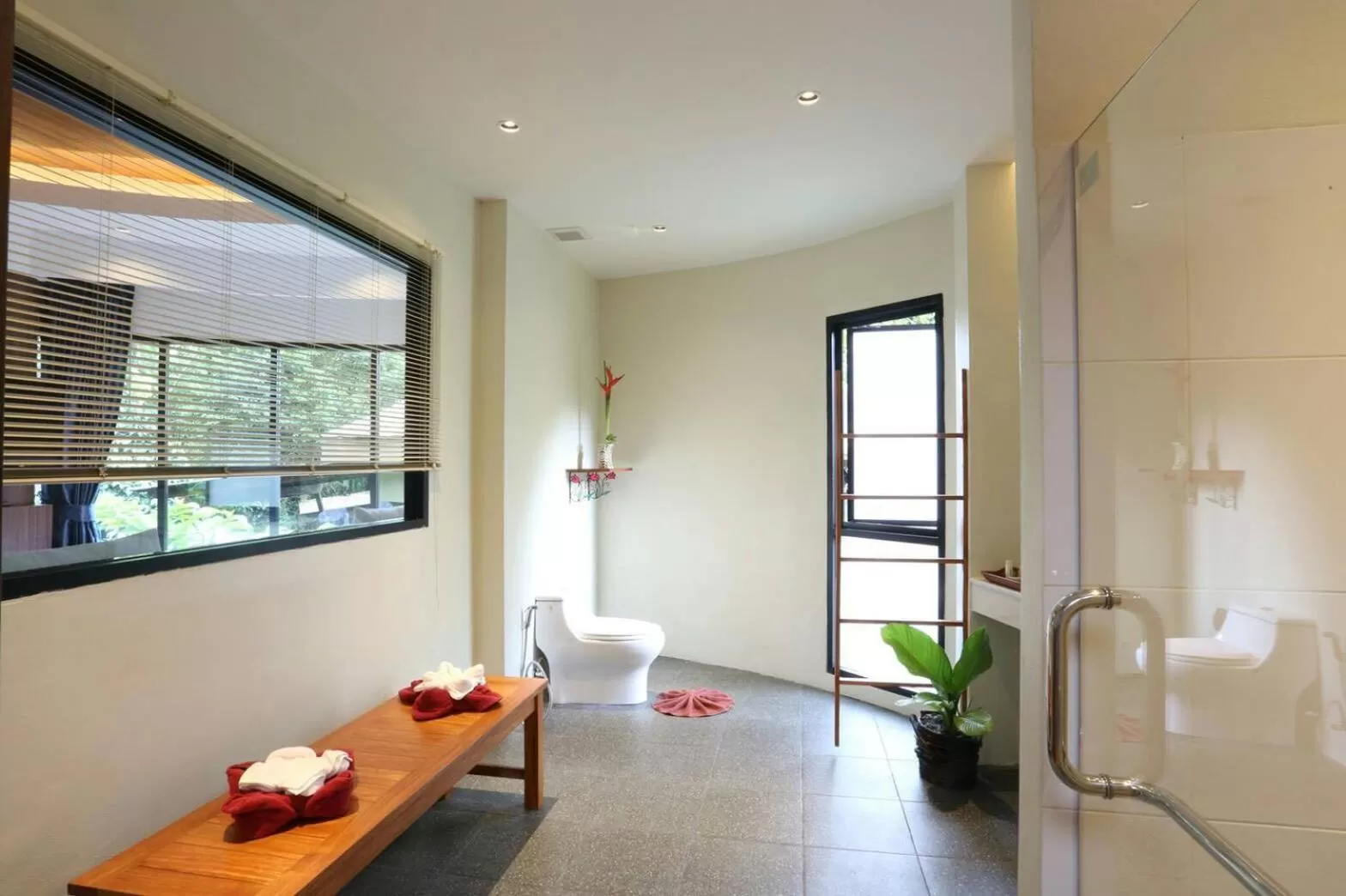 Bath in Rock and Tree House Resort