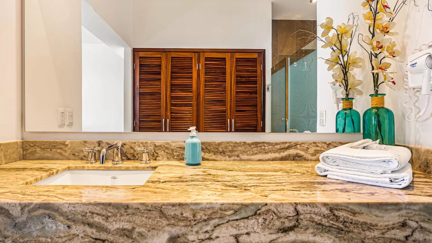 Bathroom in Marboka Hotel & Suites