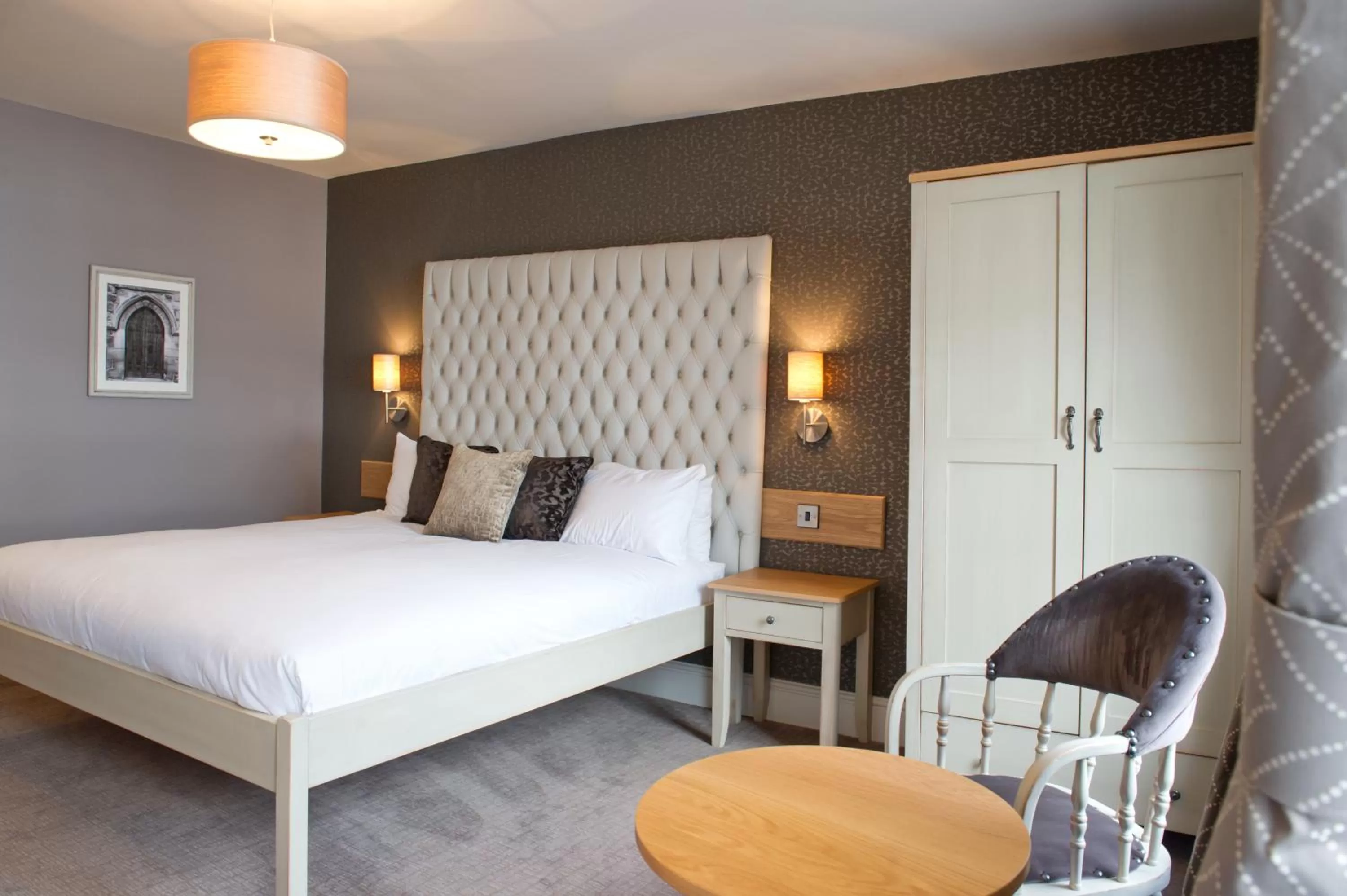 Bedroom, Bed in The County Hotel