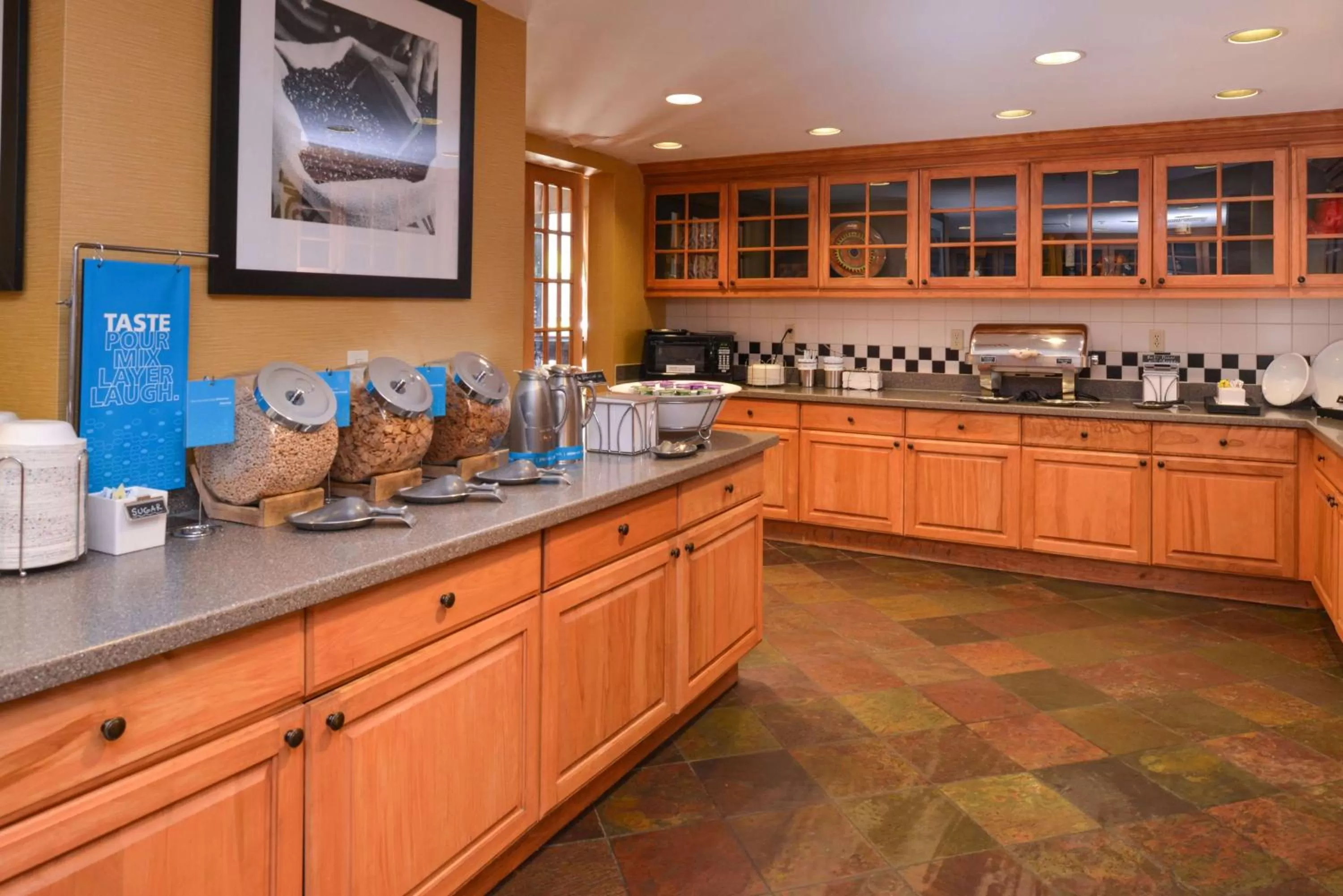 Breakfast in Hampton Inn & Suites Pueblo-Southgate