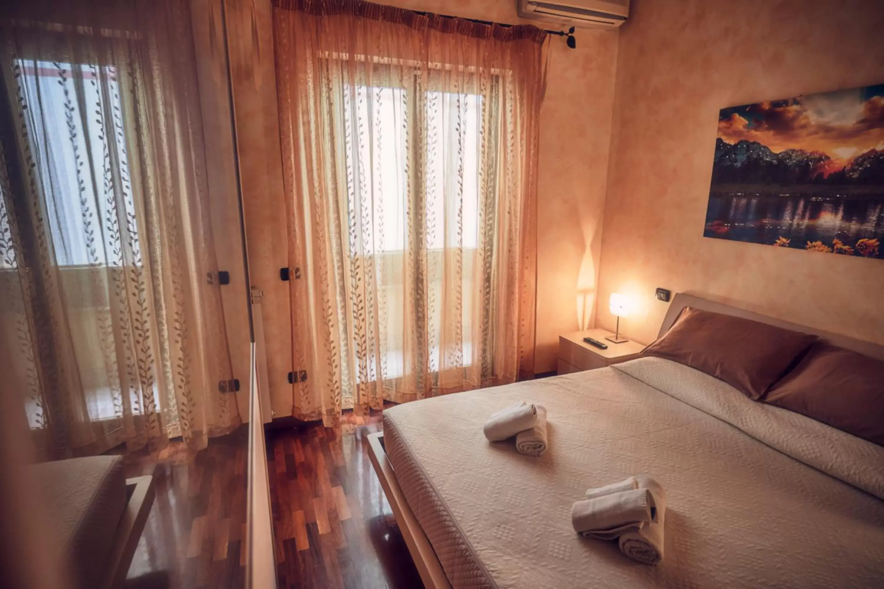 Large Double Room - single occupancy in Travelershome 212 Airport Large Double Room - single occupancy in Travelershome 212 Airport