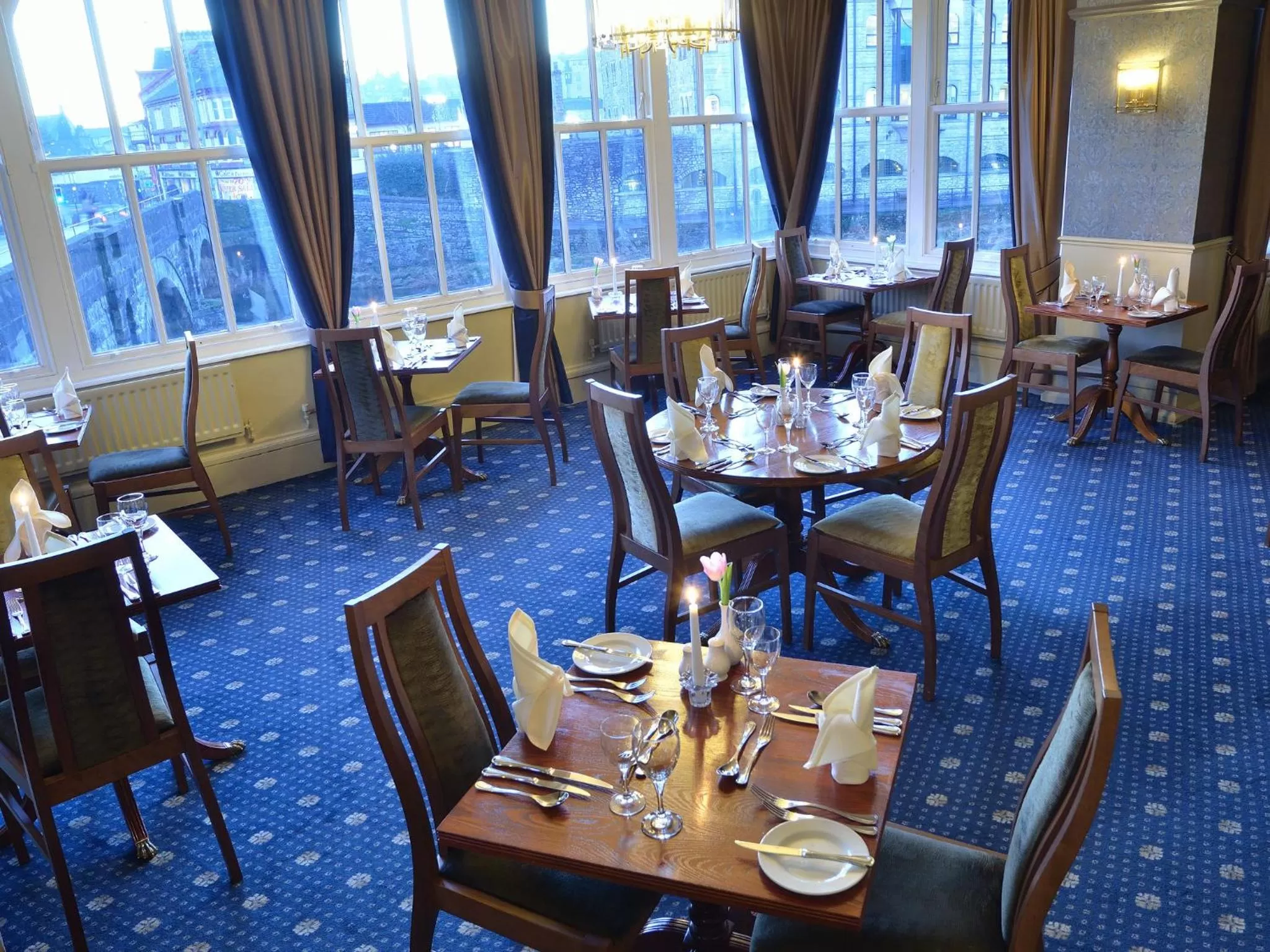 Restaurant/places to eat in The Riverside