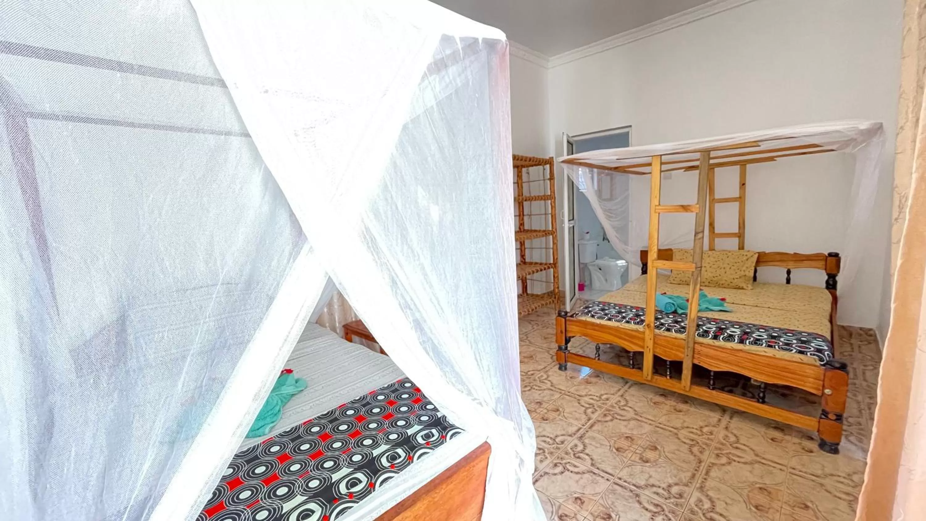 Photo of the whole room, Bed in Kihori Nungwi