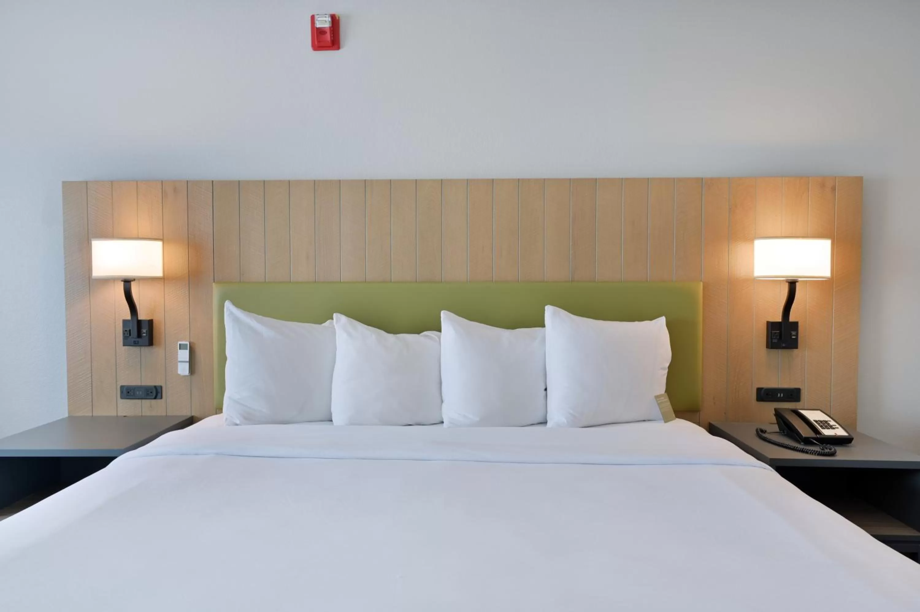 King Suite - Disability Access in Country Inn & Suites by Radisson, Bloomington-Normal Airport, IL