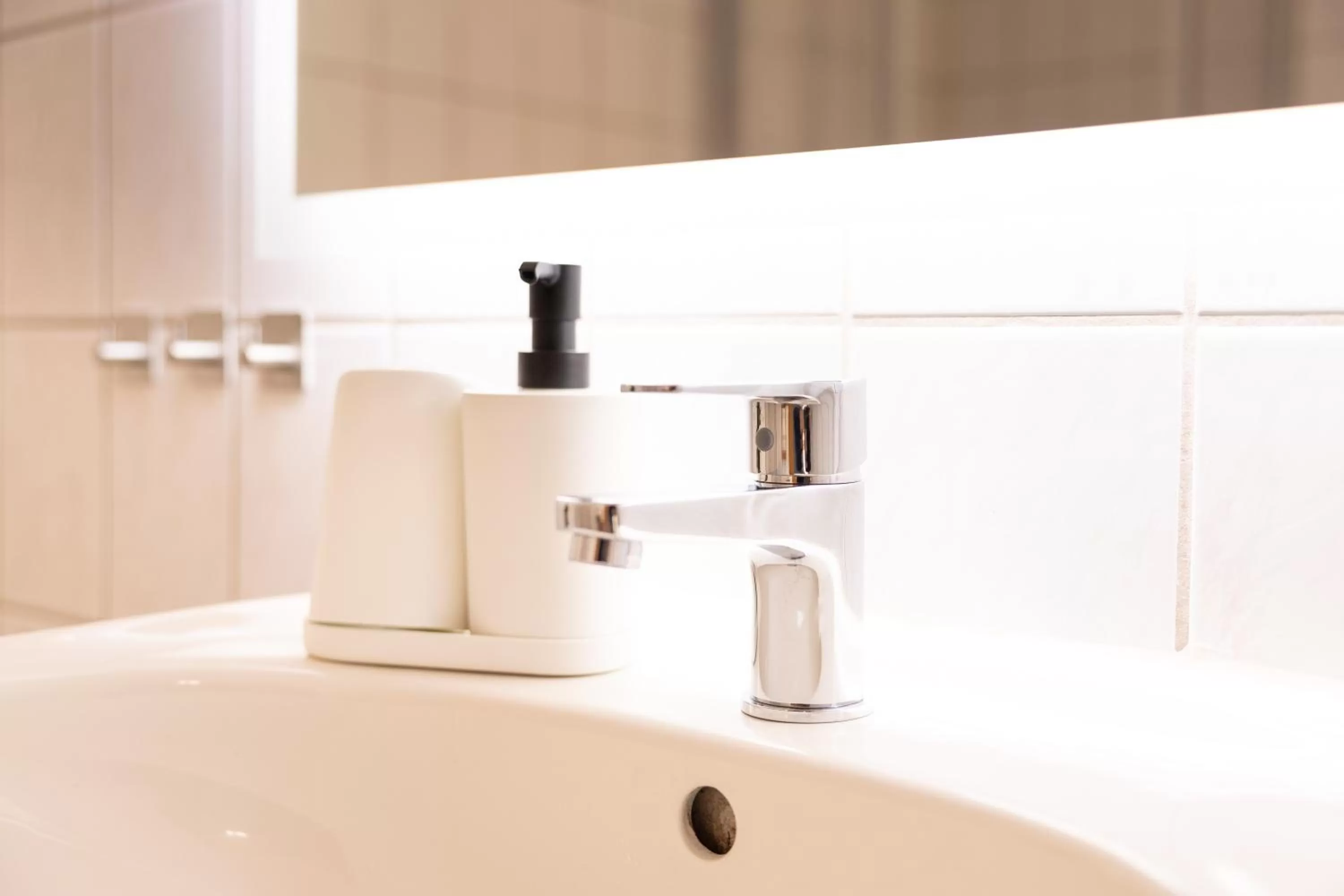 Bathroom in Ko-Living Space an der Oper - Street Art Design Apartments