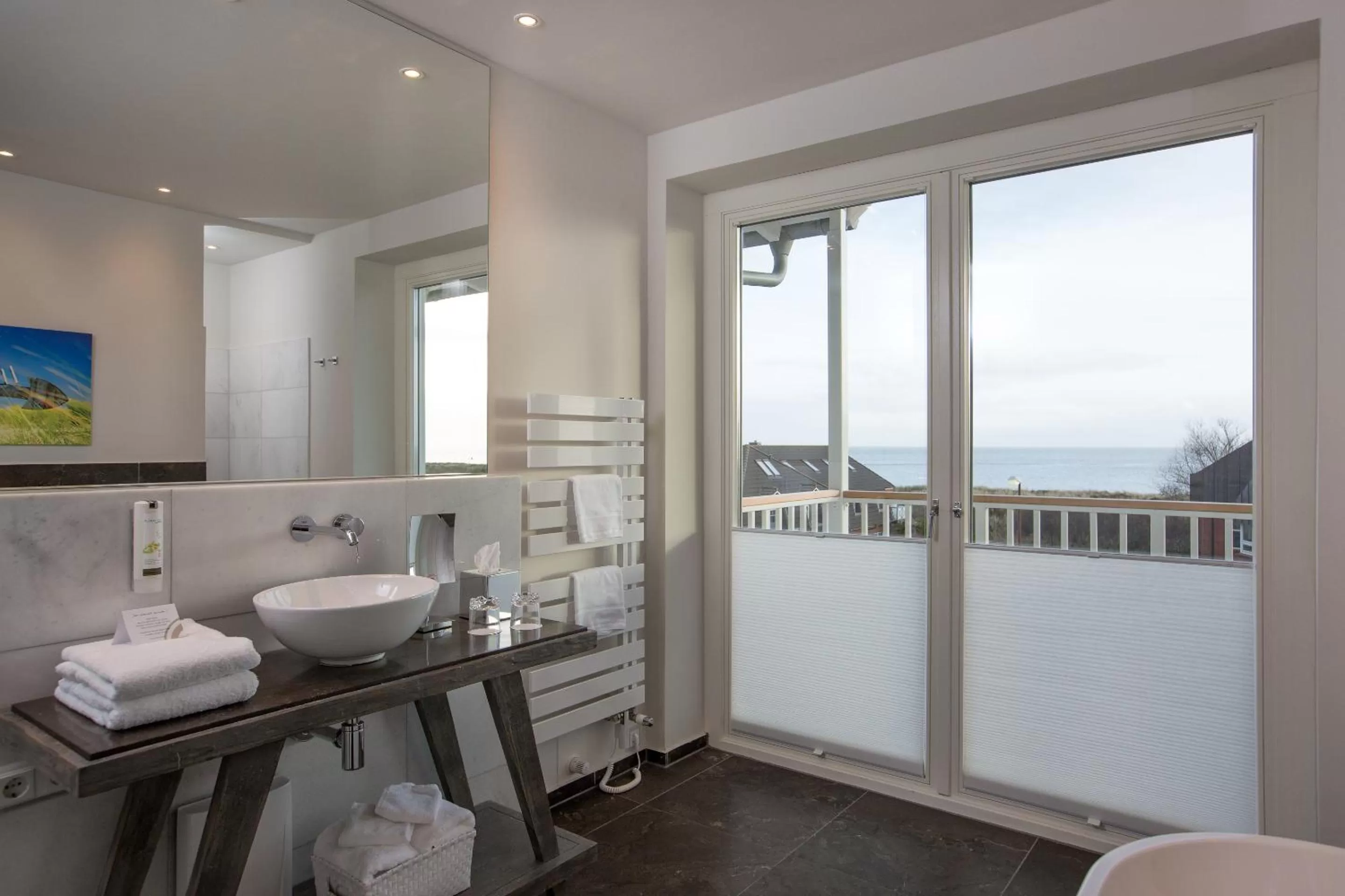 Toilet, Bathroom in Easy Living