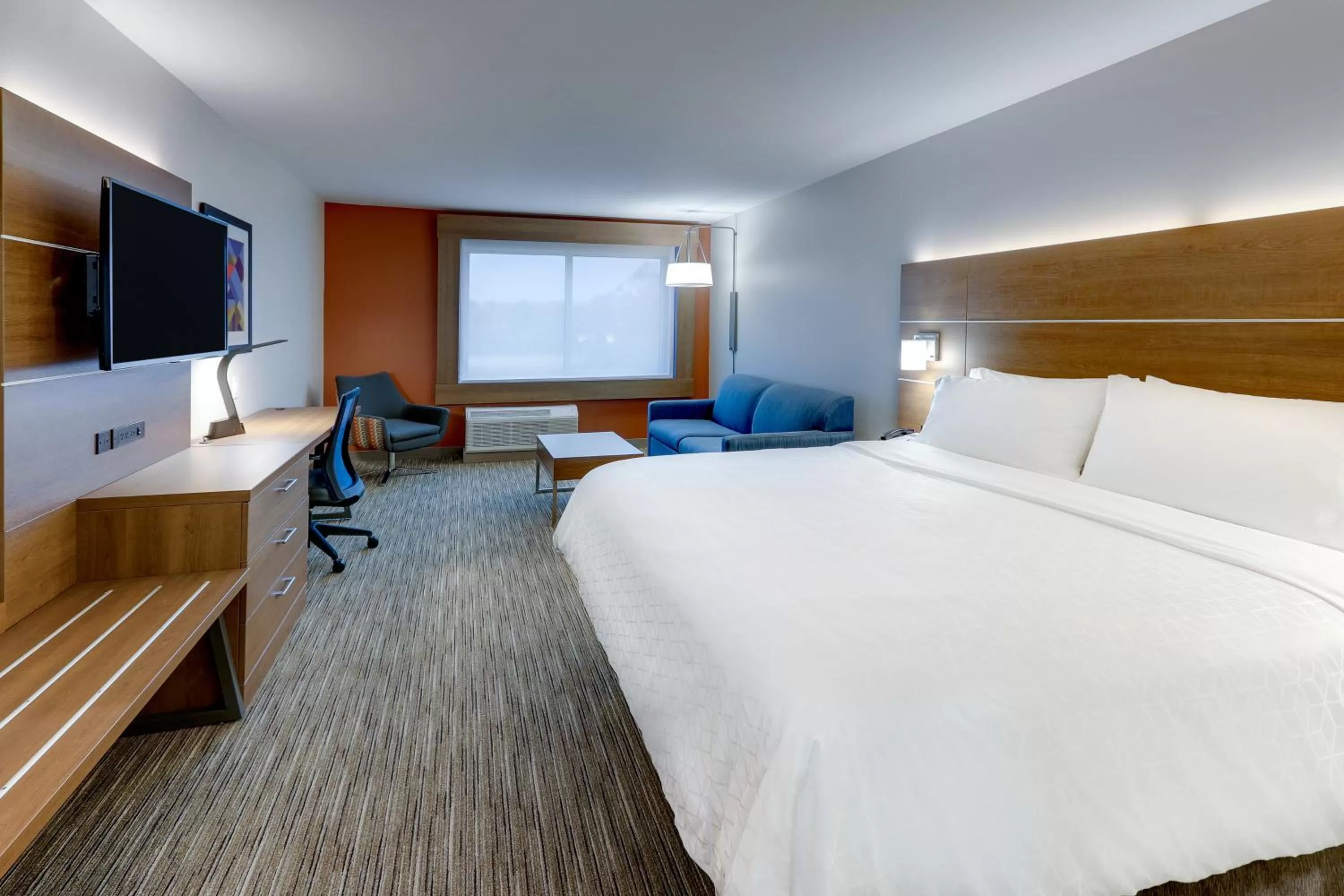 Bed in Holiday Inn Express & Suites - Middletown - Goshen by IHG