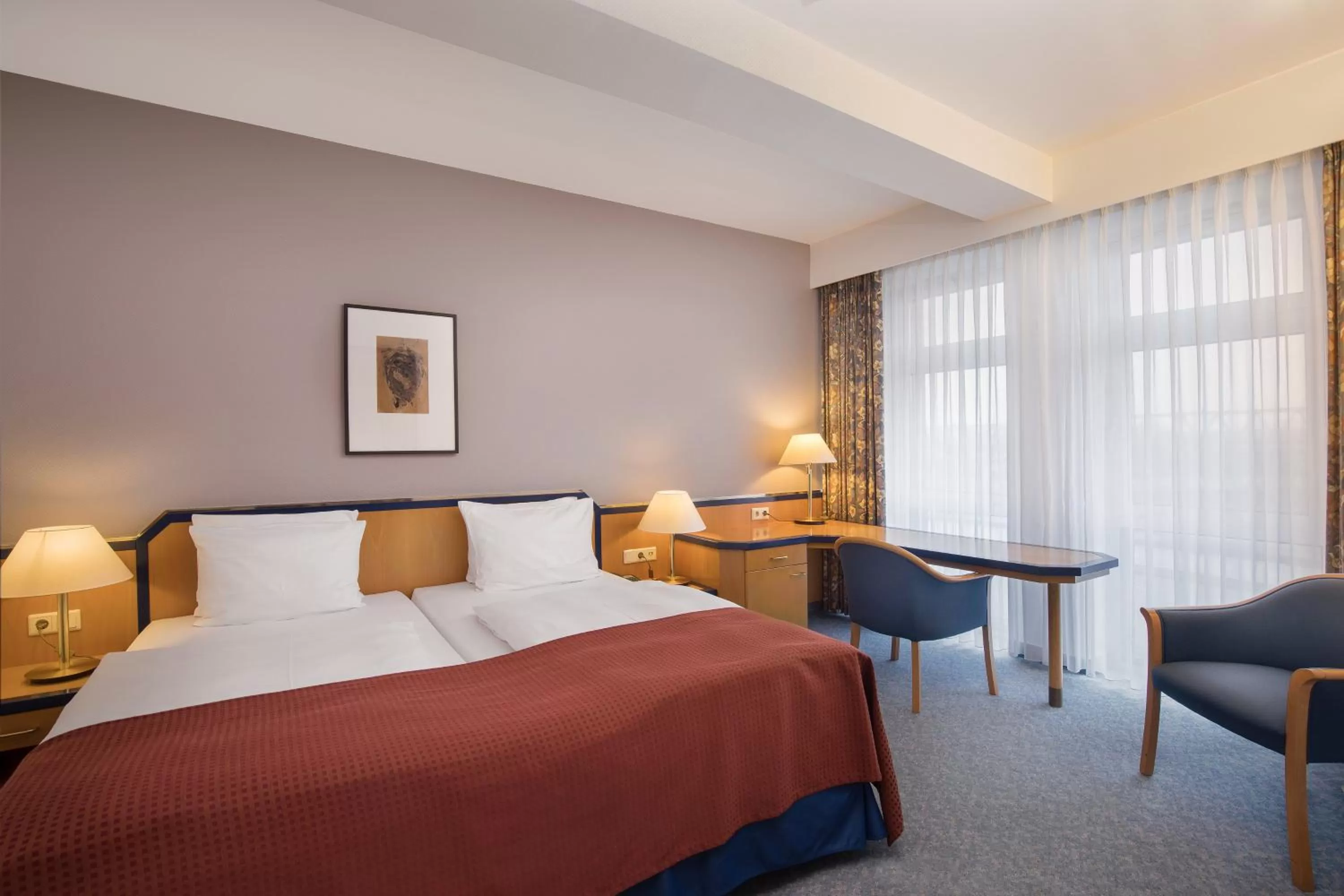 Photo of the whole room, Bed in Holiday Inn Hamburg, an IHG Hotel