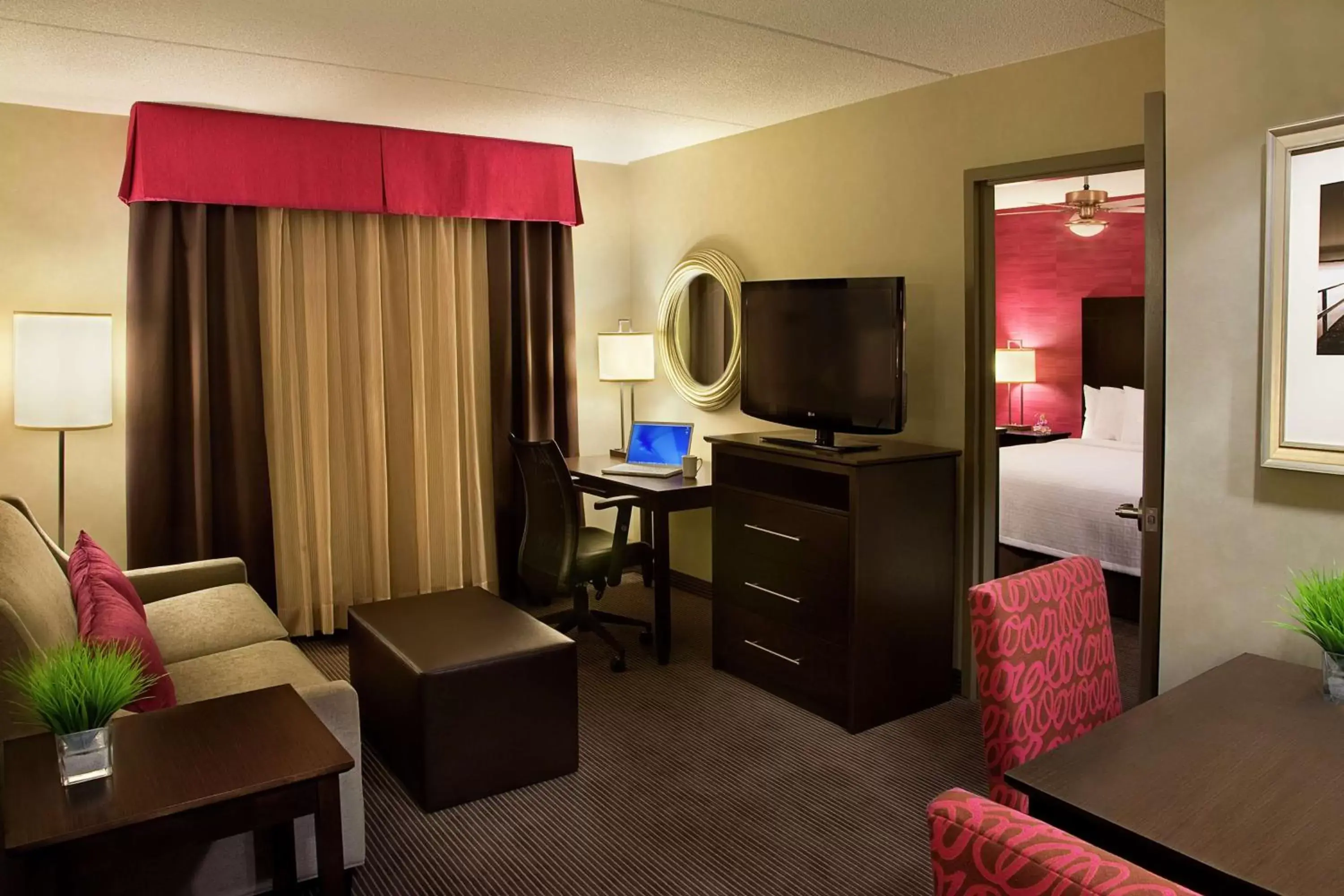 One-Bedroom King Suite - Non-Smoking in Homewood Suites by Hilton Toronto Vaughan One-Bedroom King Suite - Non-Smoking in Homewood Suites by Hilton Toronto Vaughan