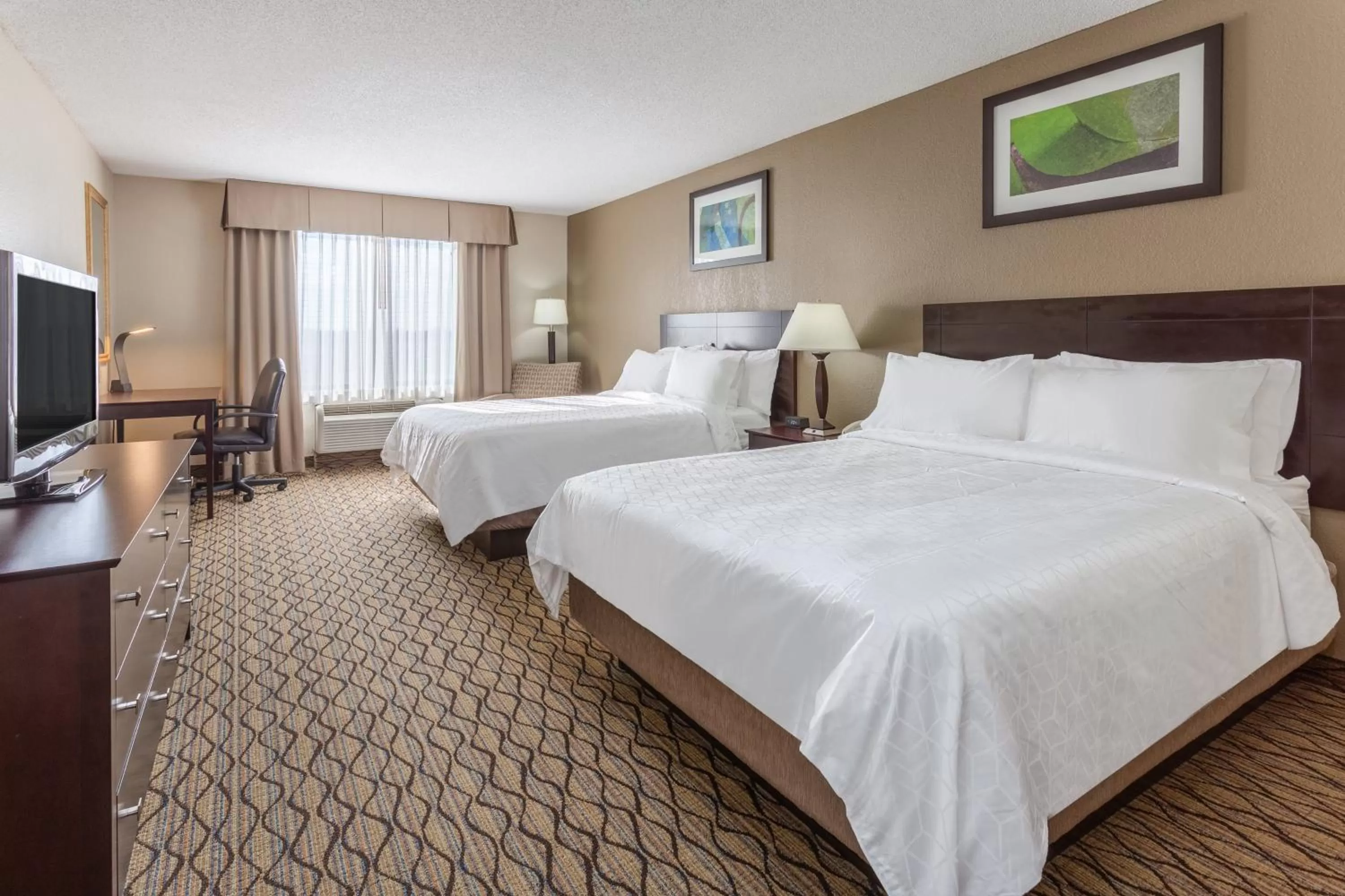 Photo of the whole room, Bed in Holiday Inn Express Charles Town by IHG