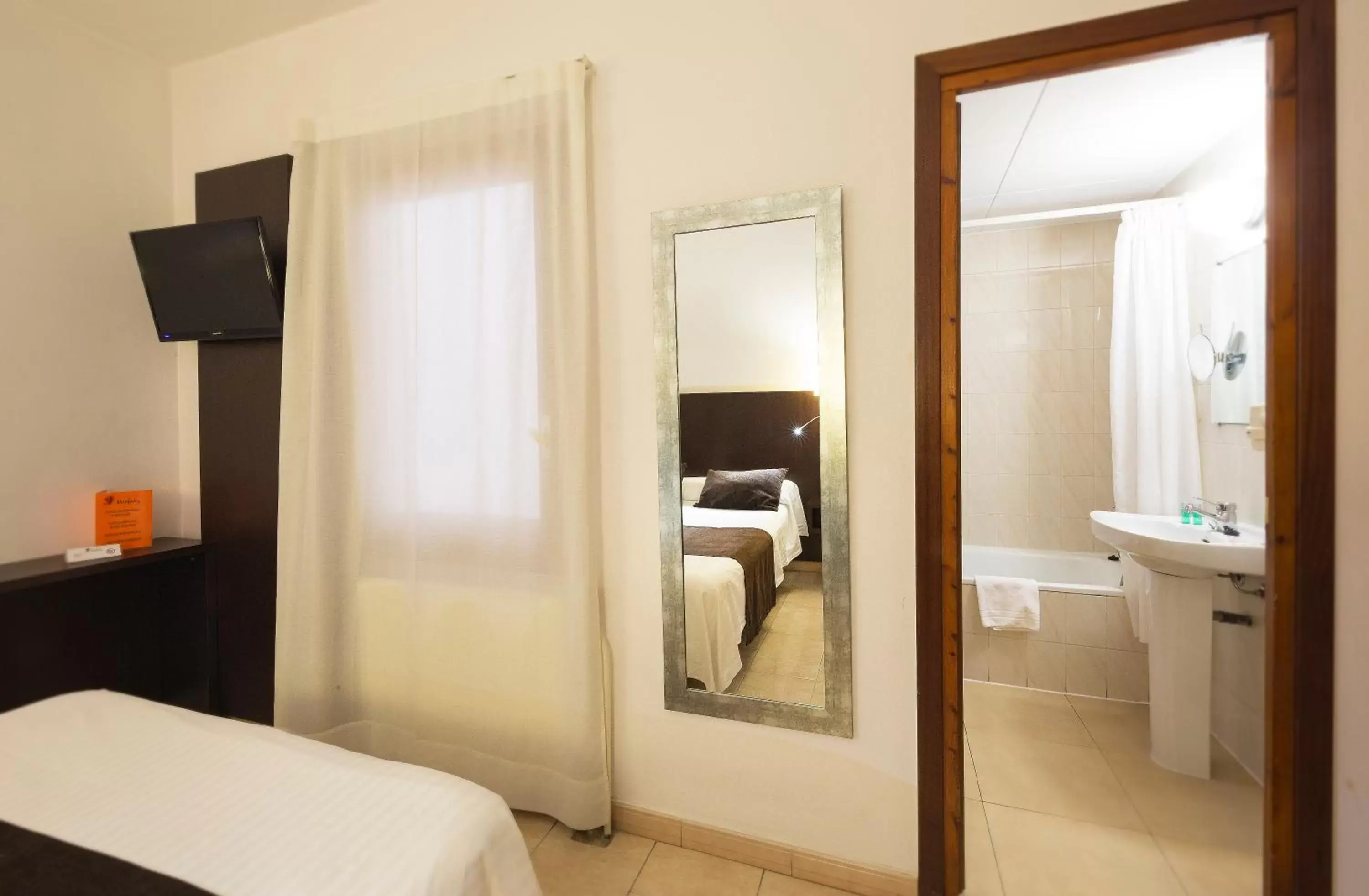 Double Room in Hotel Marfany Double Room in Hotel Marfany