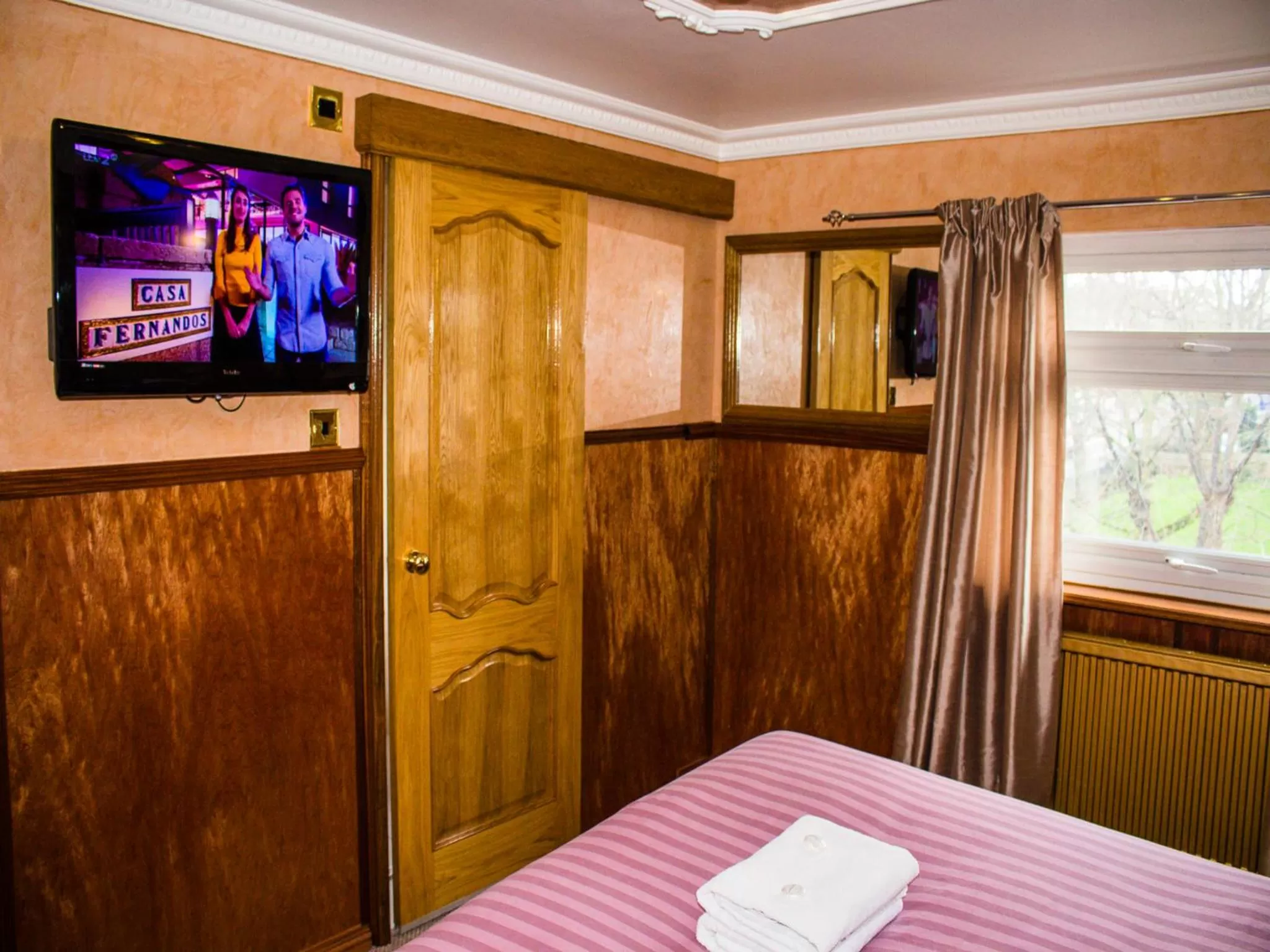 Decorative detail, Bed in Cricklewood Lodge Hotel