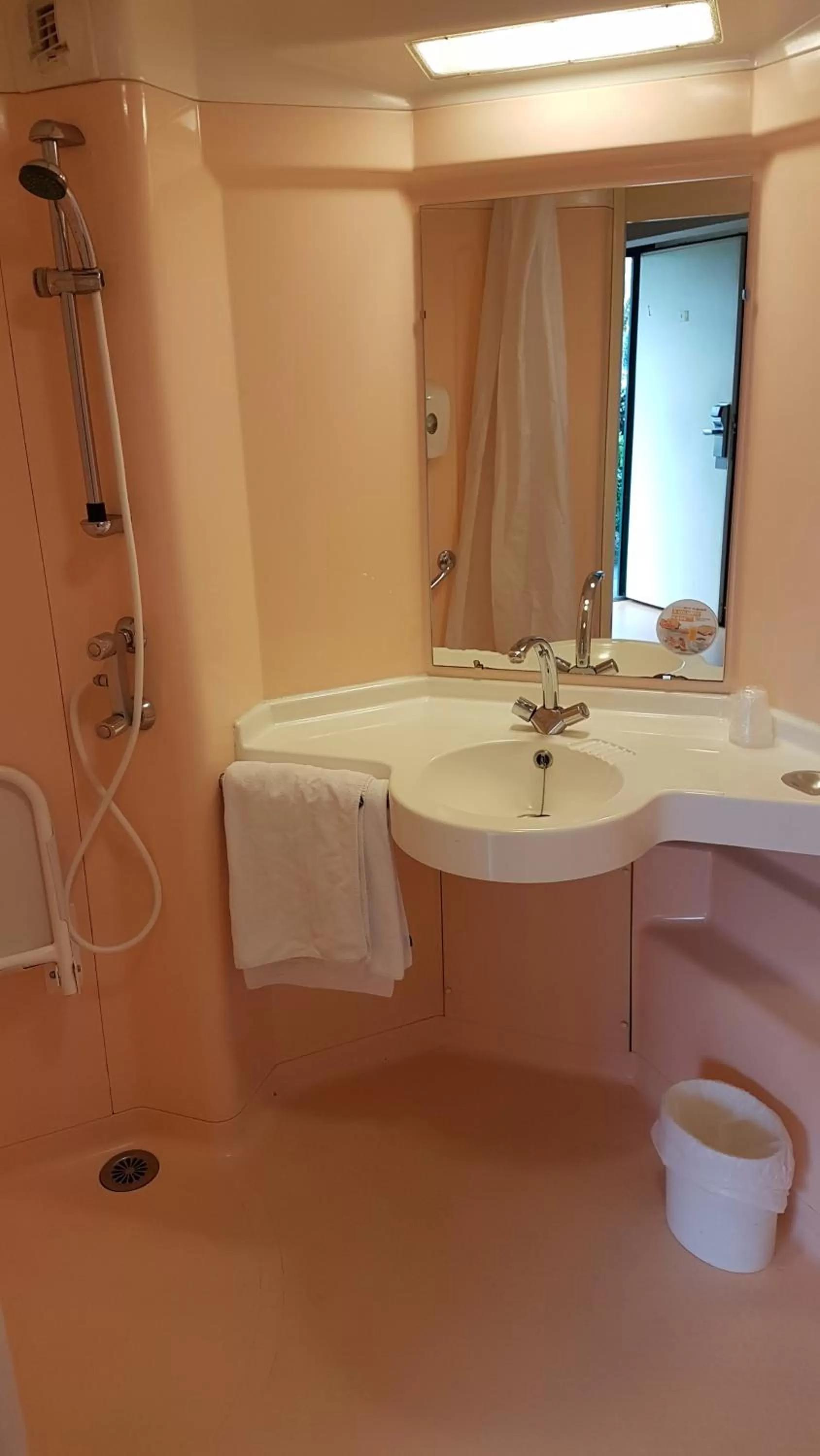 Bathroom in Premiere Classe Brive La Gaillarde Ouest