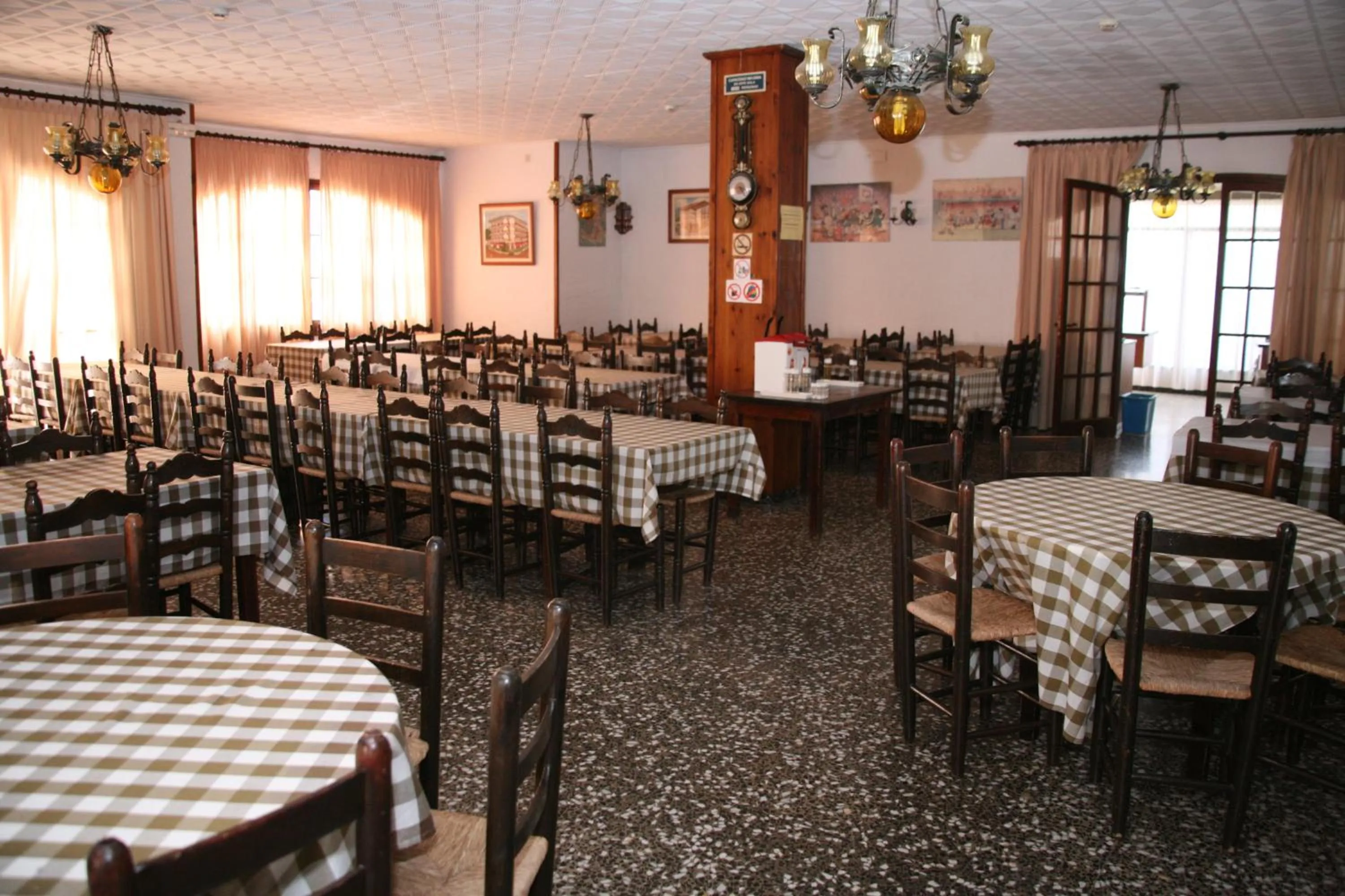 Restaurant/places to eat in Raco d'en Pepe