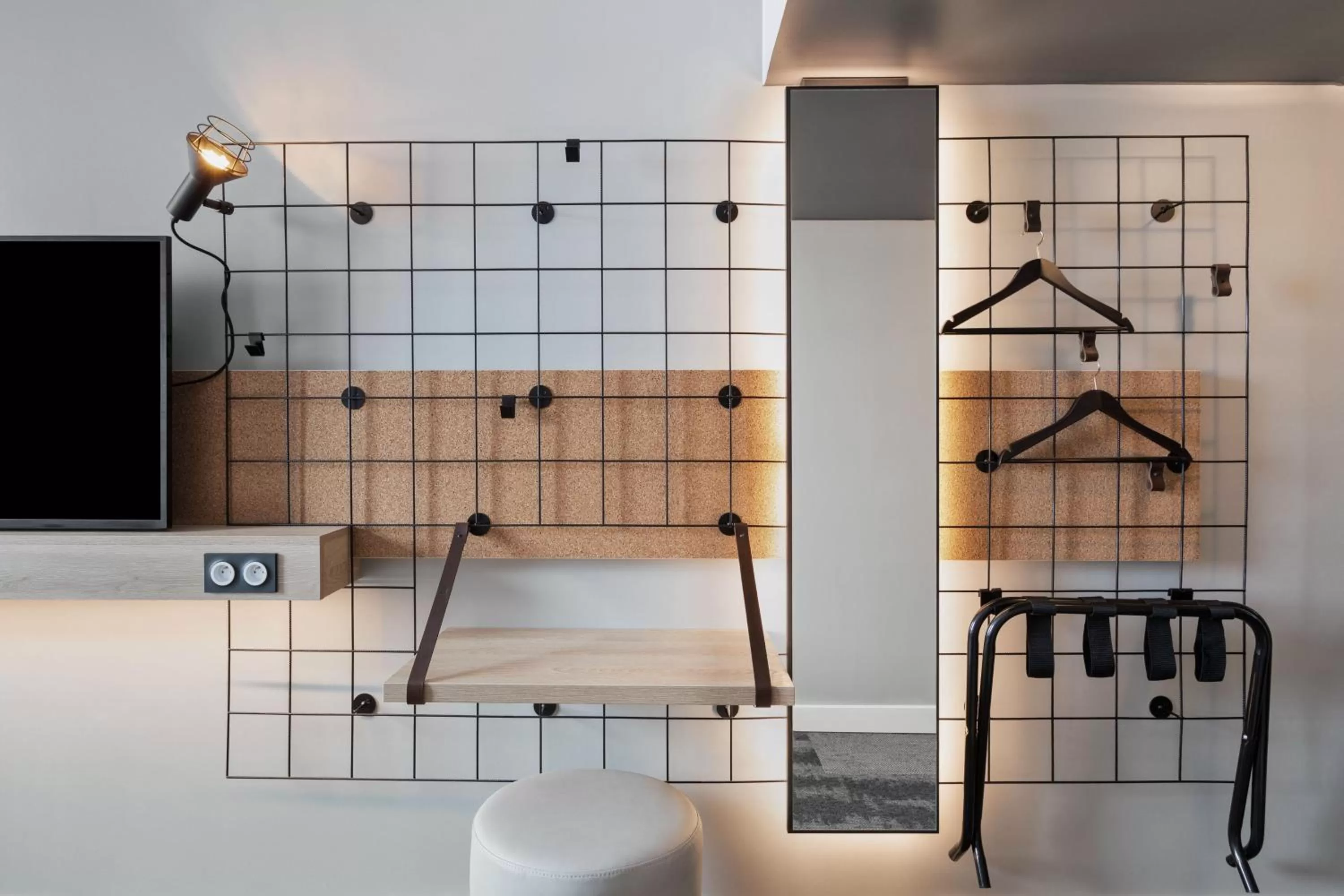 Photo of the whole room in Moxy Amiens