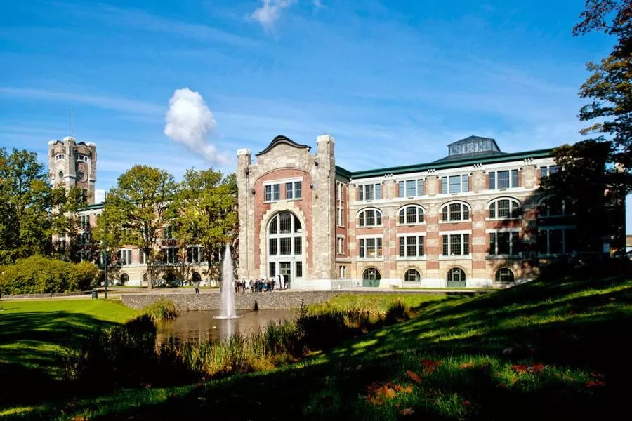 Landmark view in Green Hotel