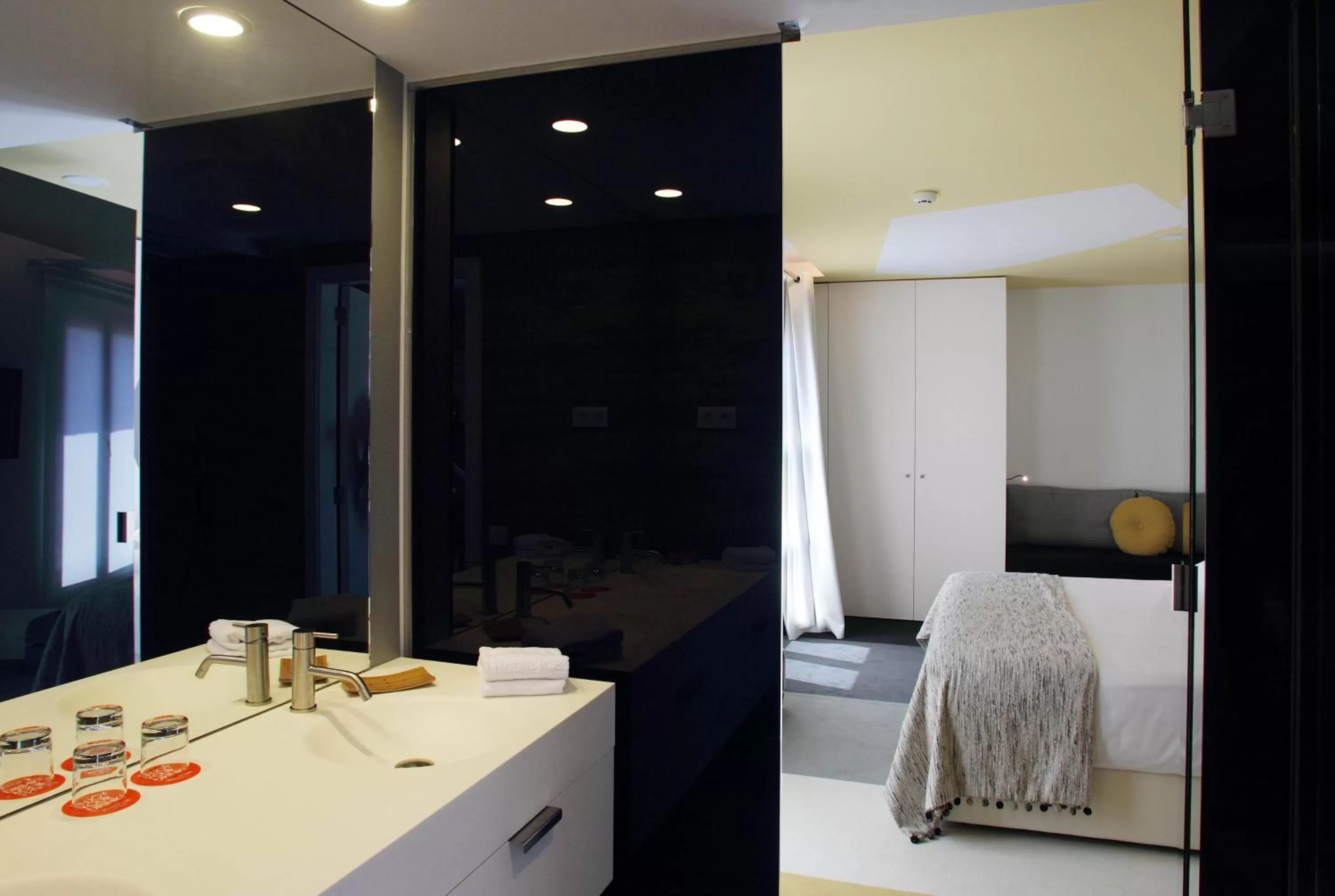 Bed in Room Mate Pau, Barcelona