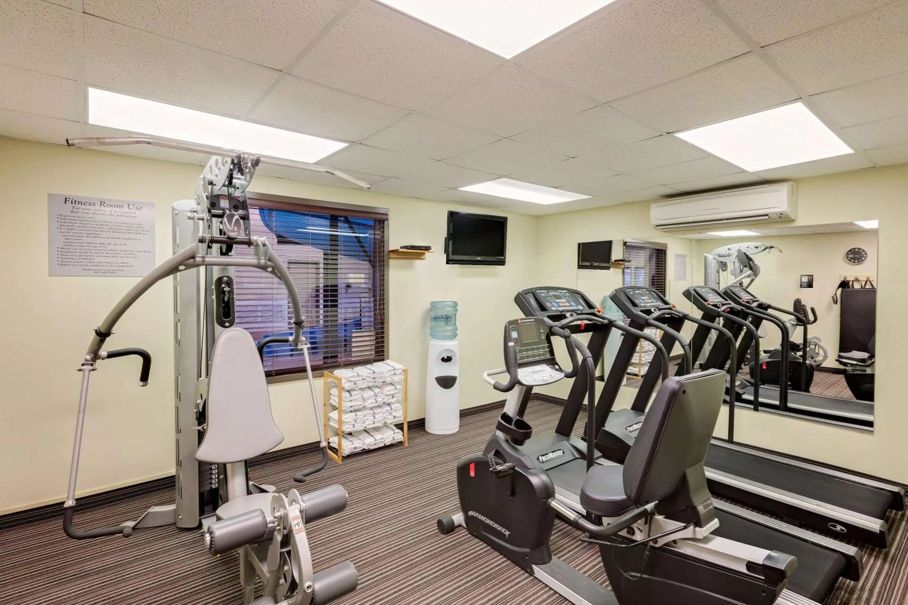 Fitness centre/facilities in Super 8 by Wyndham Kapuskasing