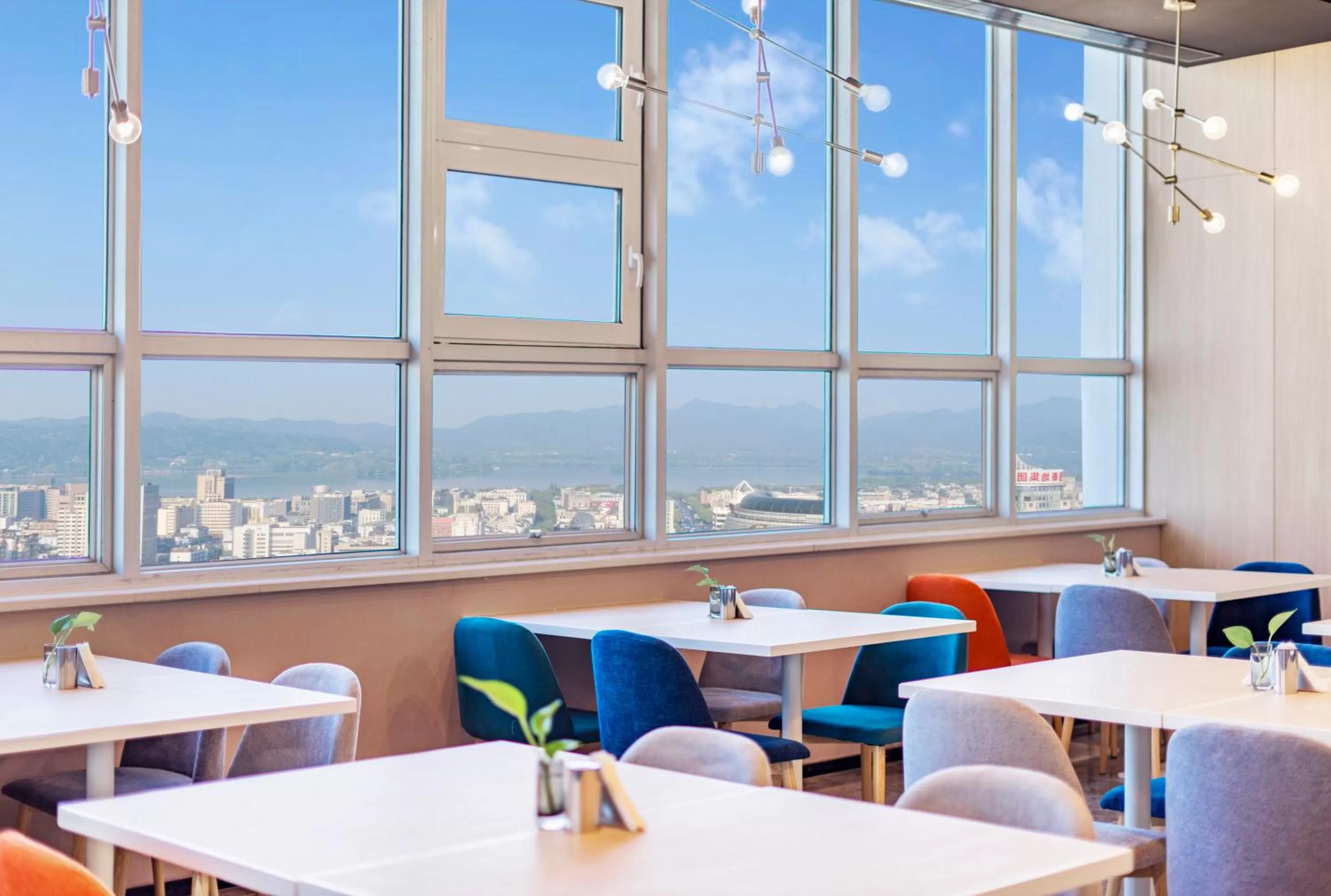 Restaurant/Places to Eat in Holiday Inn Express Hangzhou Westlake East, an IHG Hotel