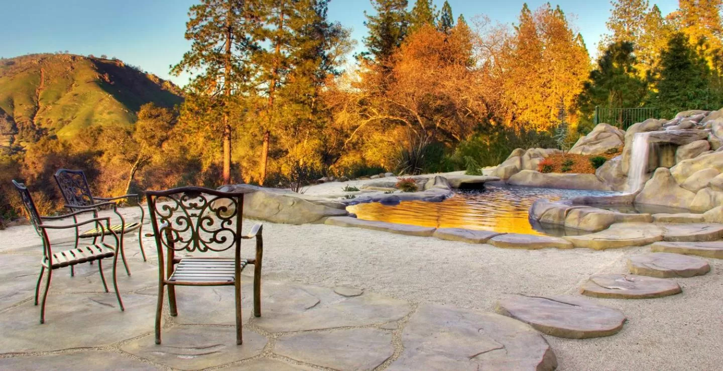 Swimming pool in Bella Vista Bed and Breakfast