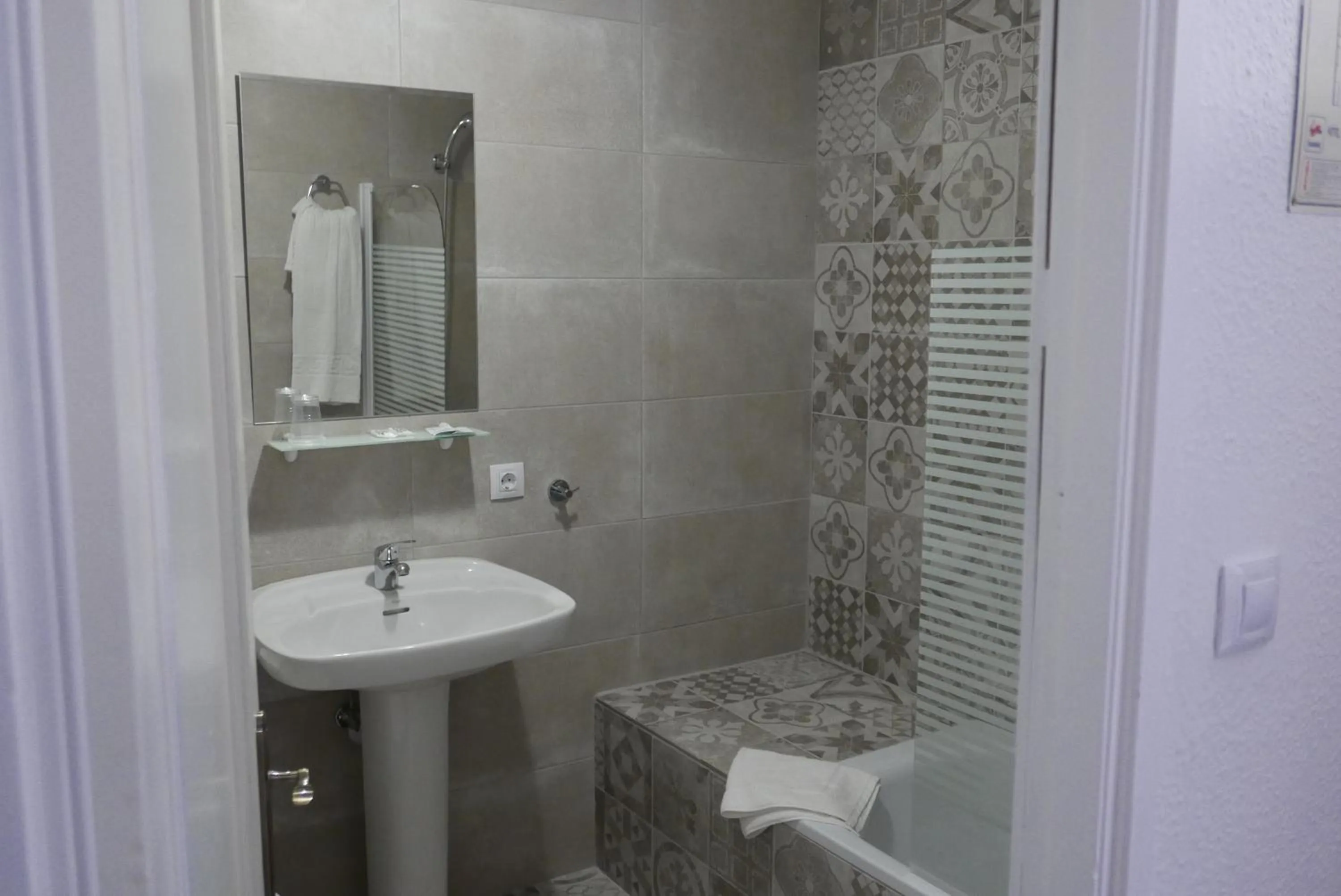 Bathroom in Hotel Antares