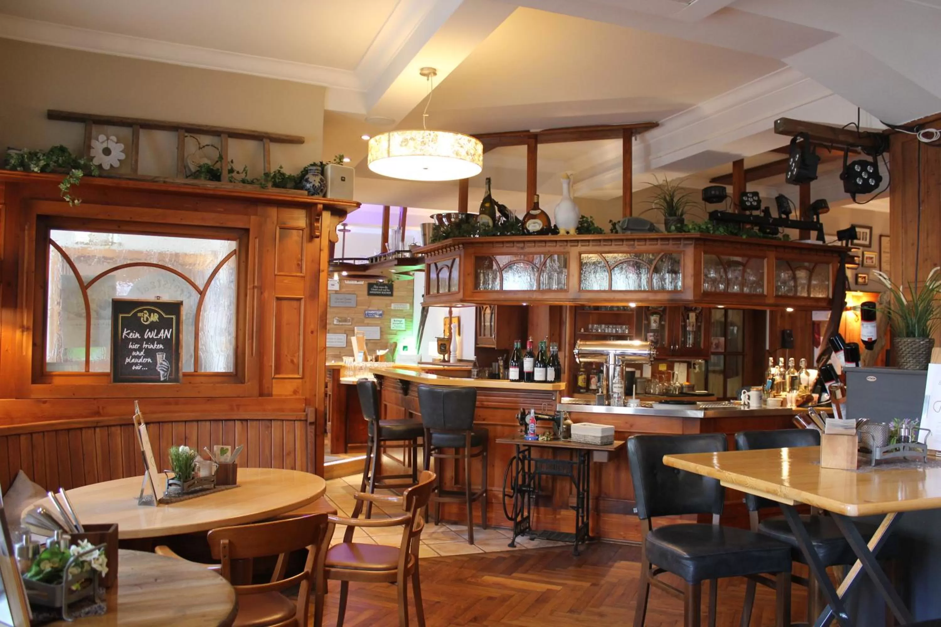 Restaurant/places to eat in Gasthof Weißes Roß