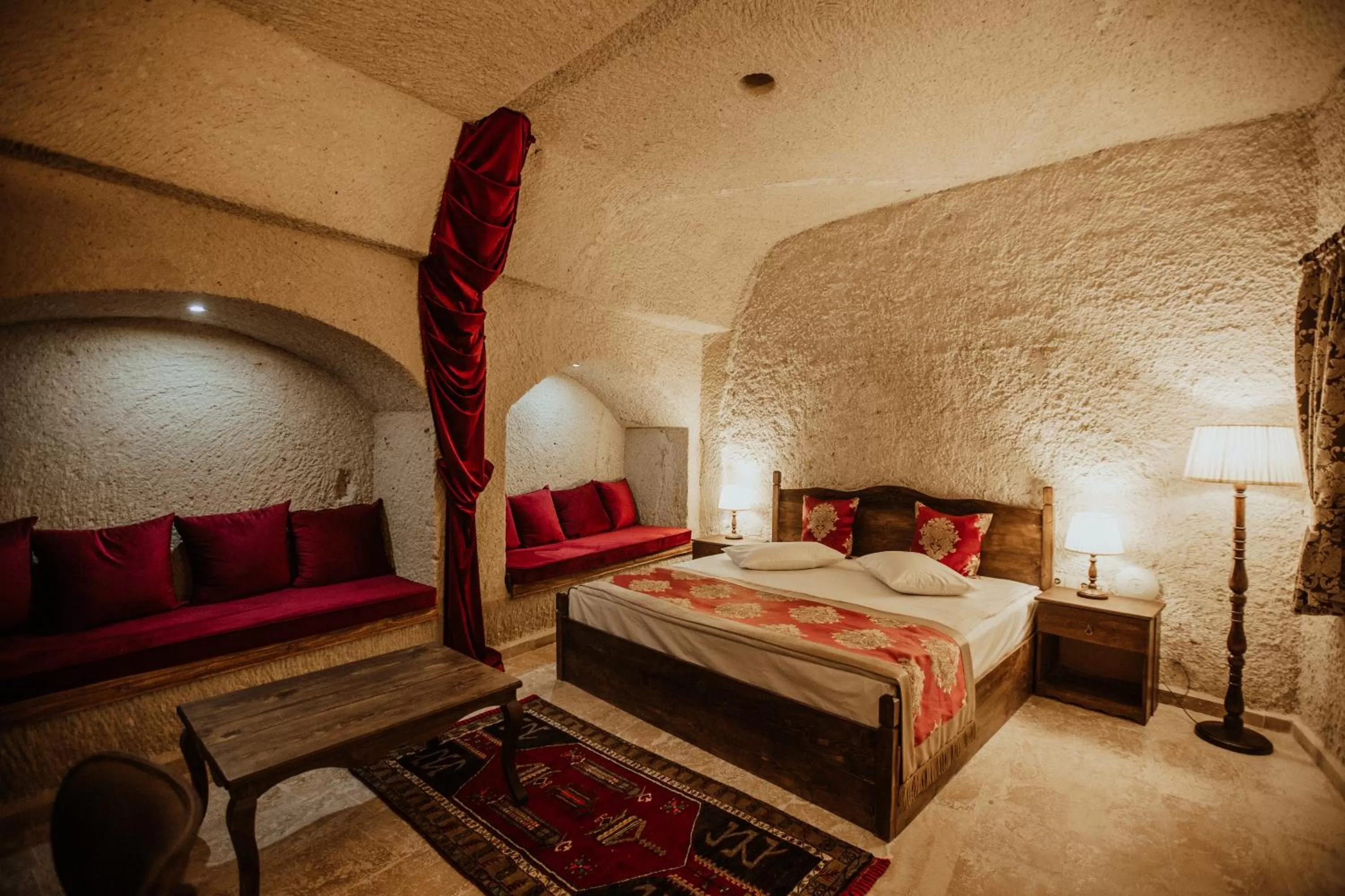 Bed in Kismet Cave Mansion