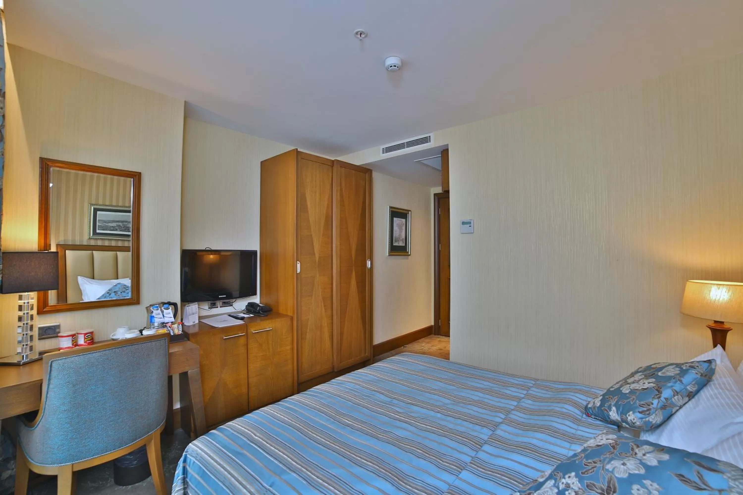 Bed in Adelmar Hotel Istanbul Sisli