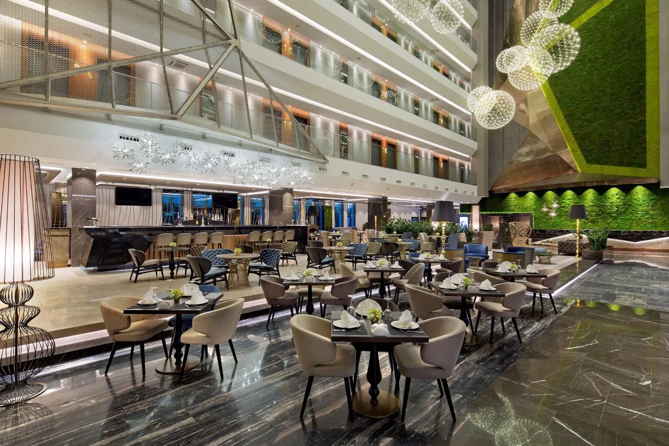Lobby or reception in DoubleTree by Hilton Istanbul - Piyalepasa