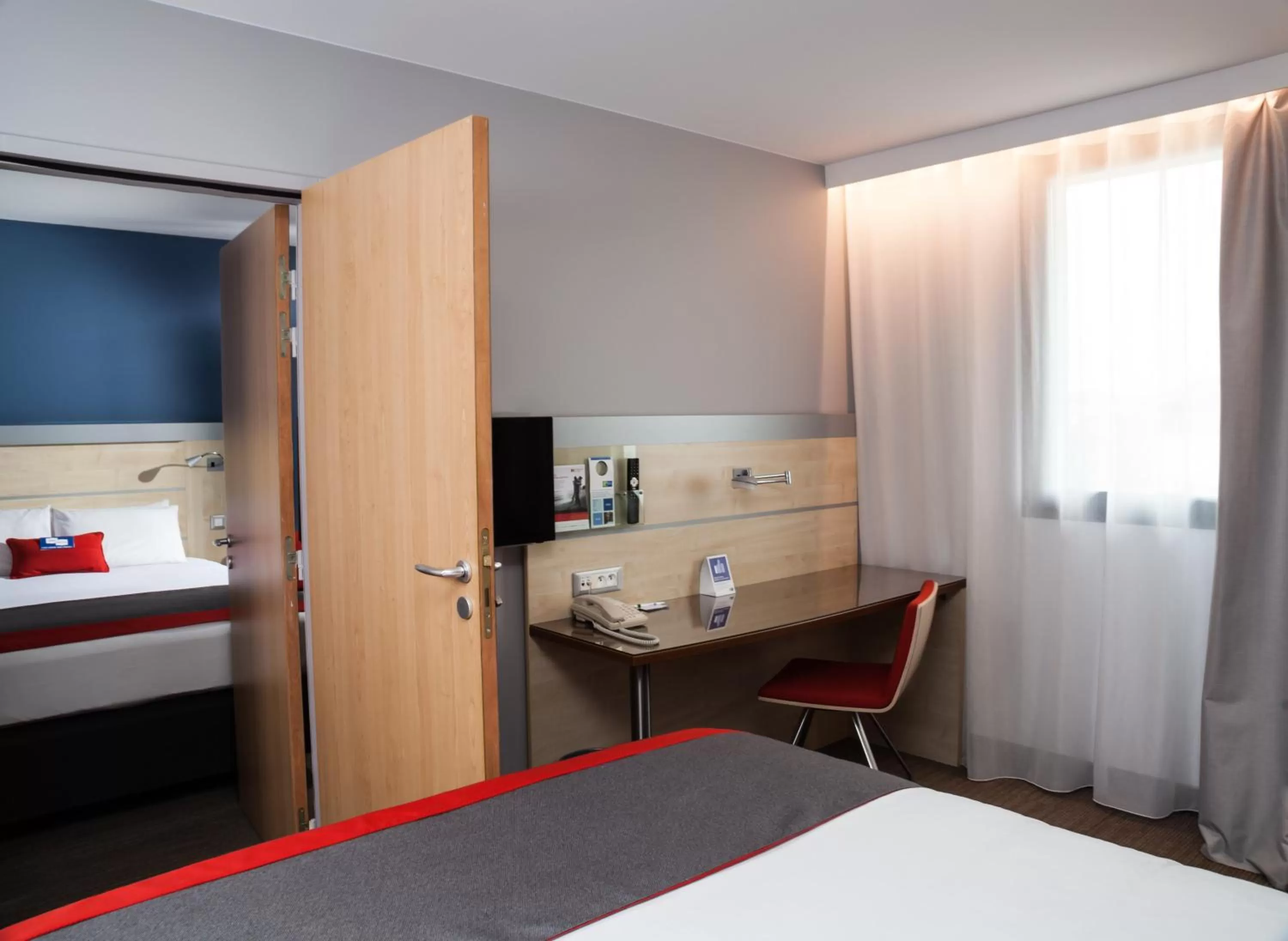 Photo of the whole room, Bed in Holiday Inn Express Toulouse Airport by IHG